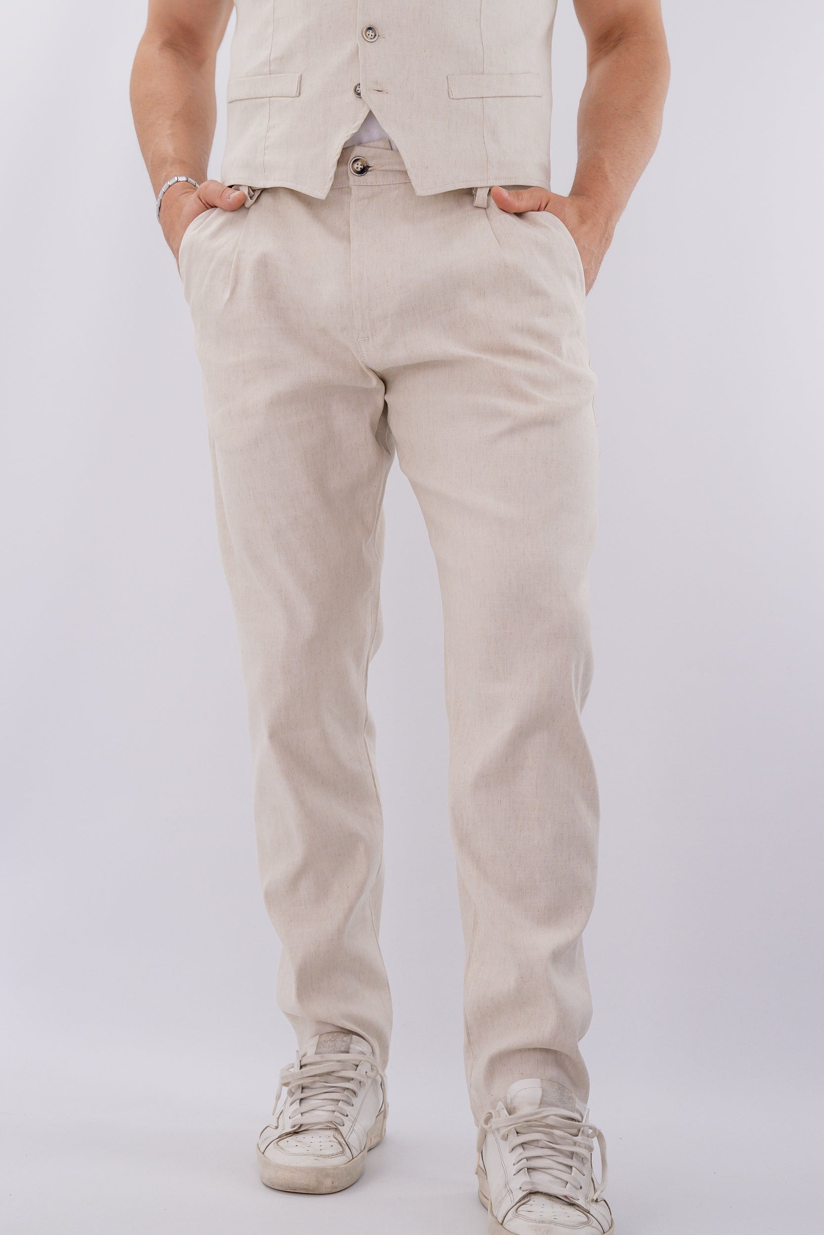 Pantalone elegante con pinces
