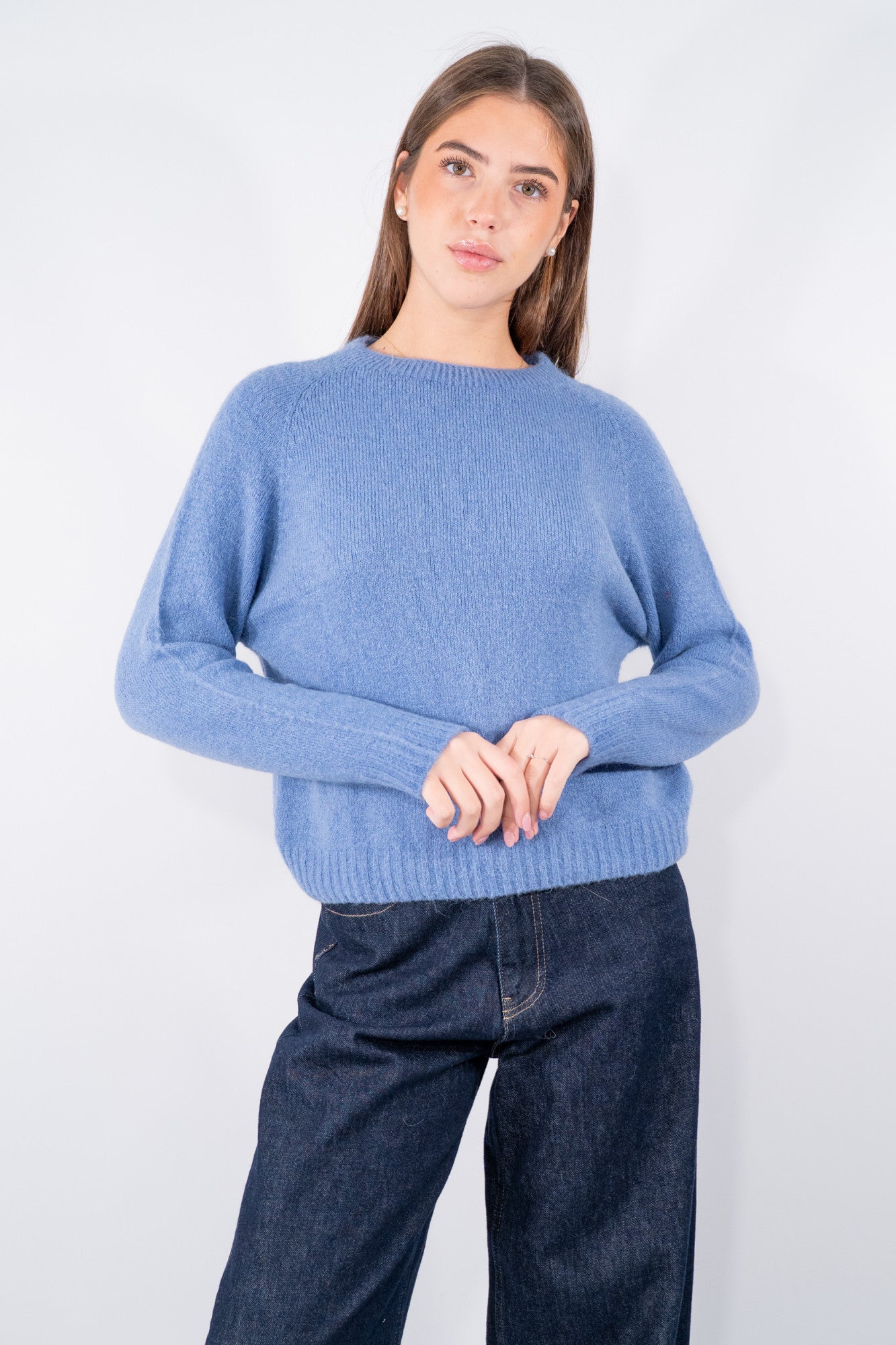 Maglia girocollo soffice in filato pregiato caldo