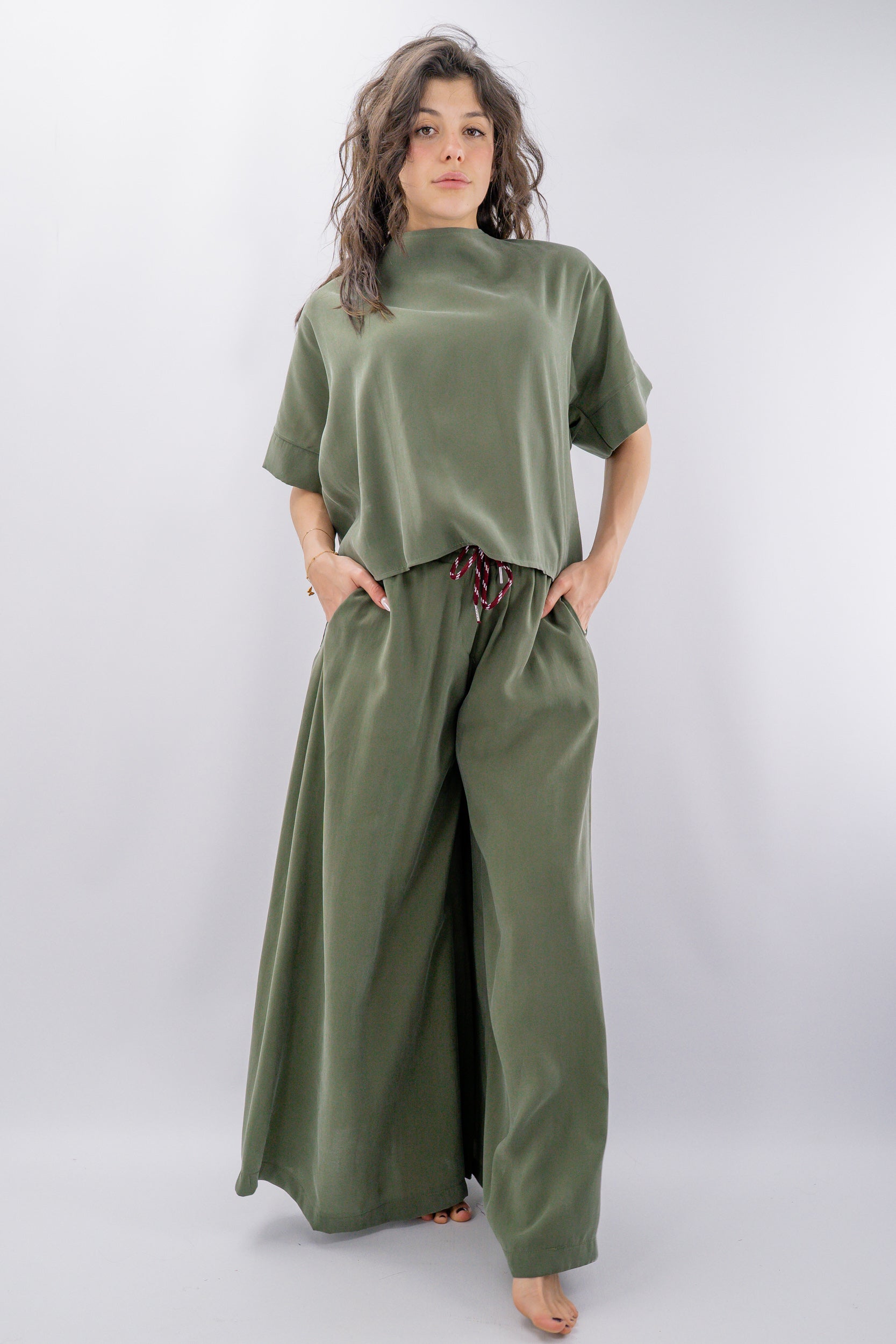 Set coordinato: blusa e pantalone fluidi in misto modal