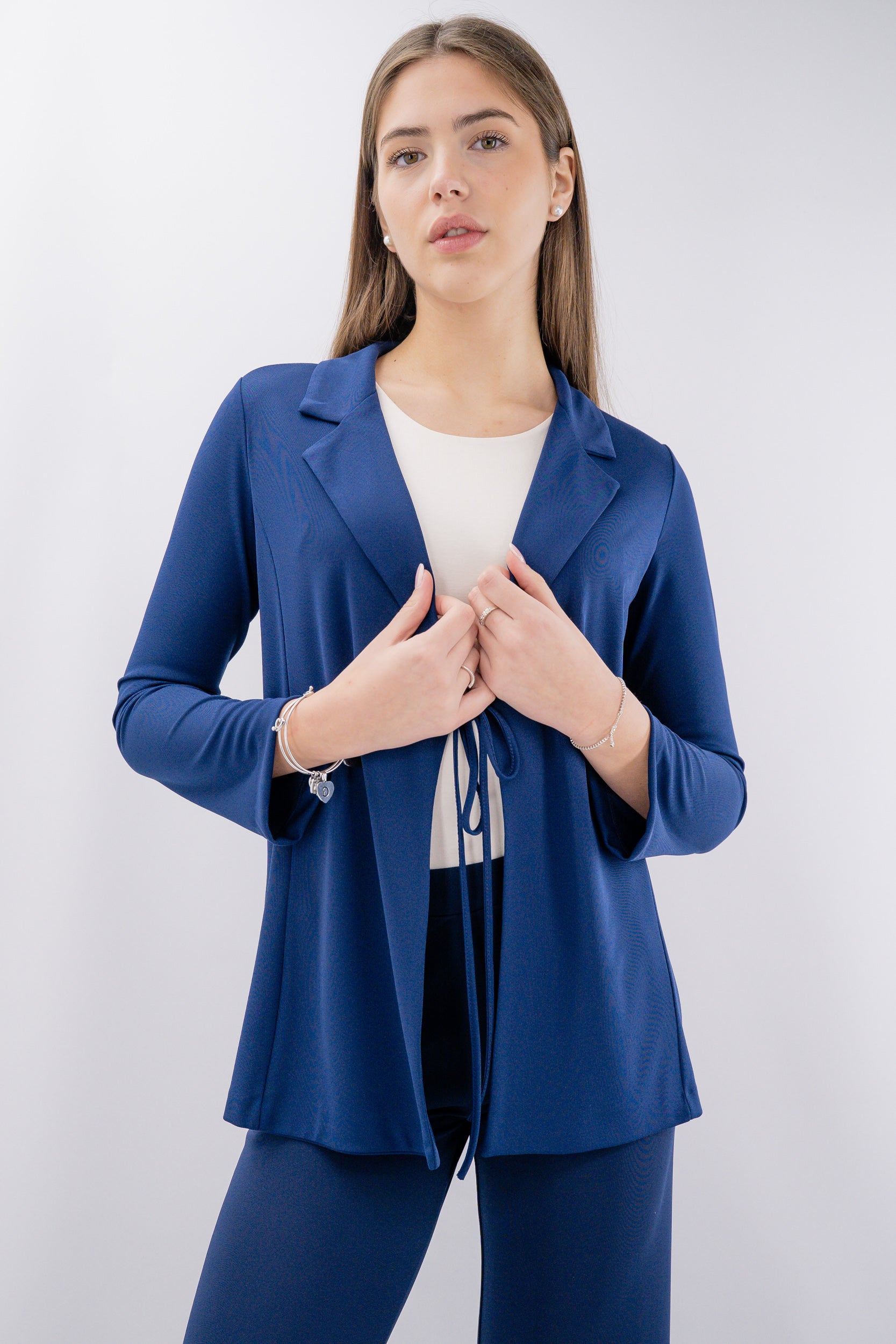 Blazer fluido con chiusura allacciata