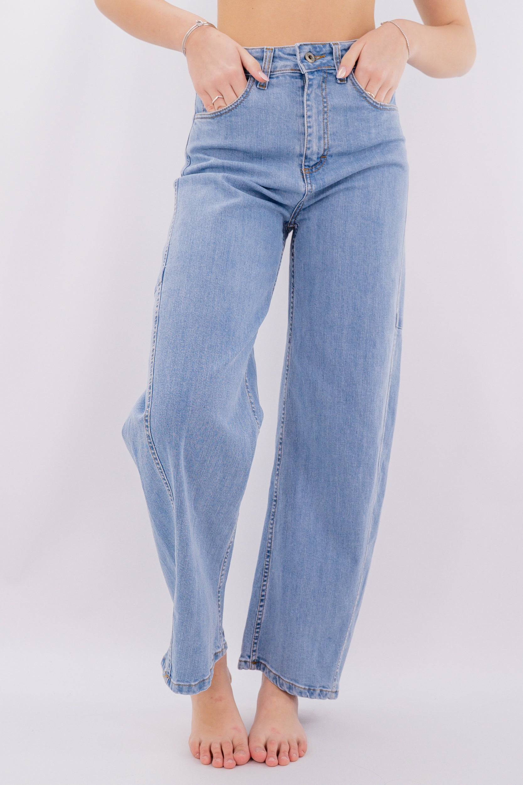 Jeans Balloon con impuntura al ginocchio