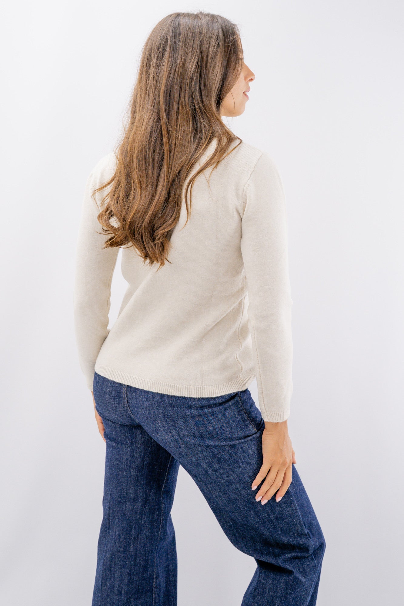 Maglia girocollo con dettagli floreali ricamati