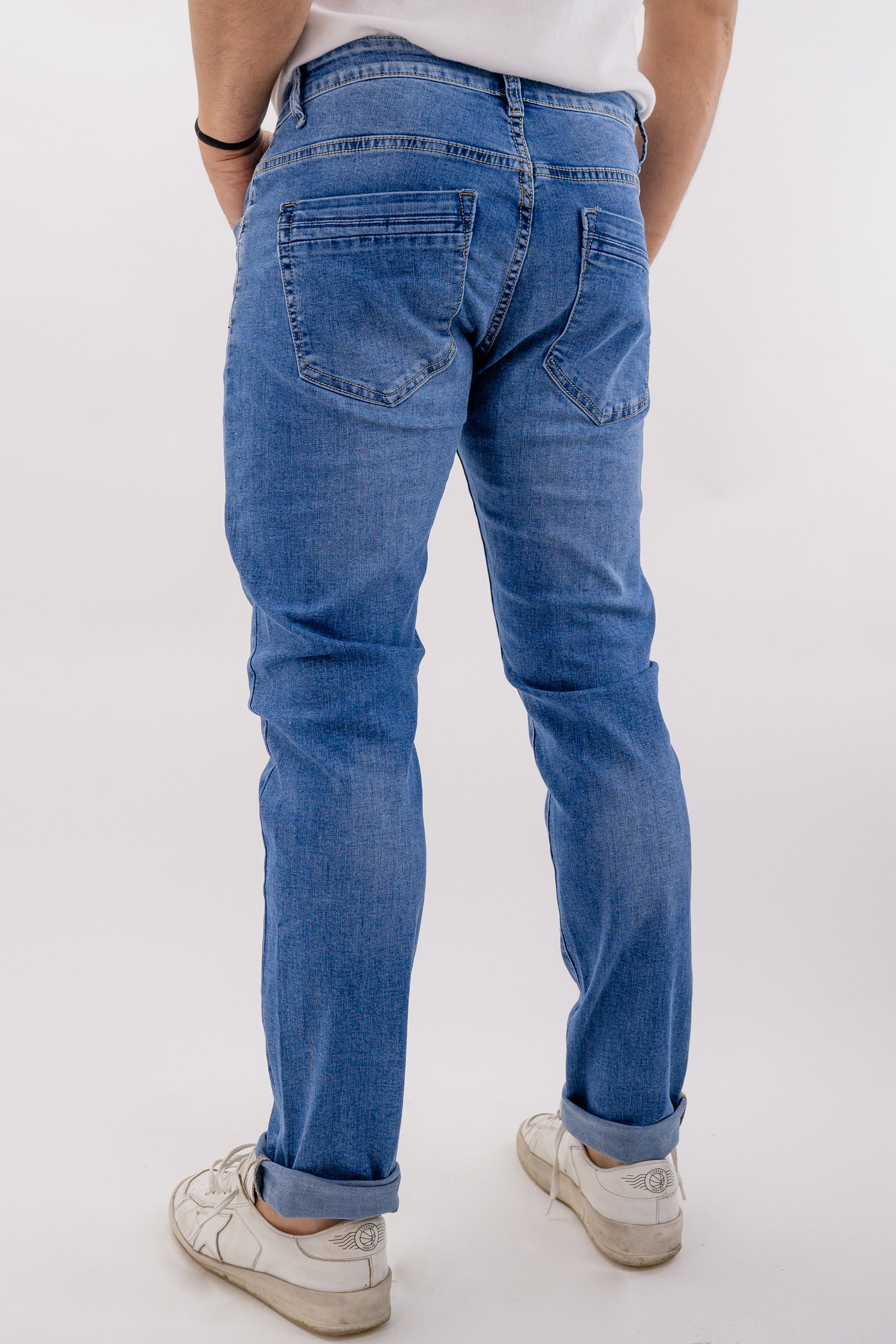 Jeans delavè elasticizzato modello cinque tasche