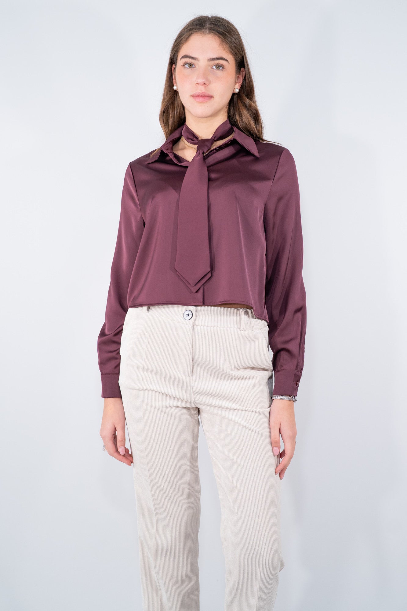 Camicia in raso con dettaglio cravatta annodabile