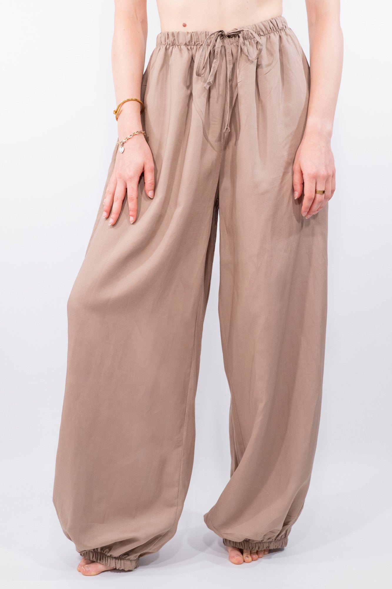 COLOR::BEIGE::1