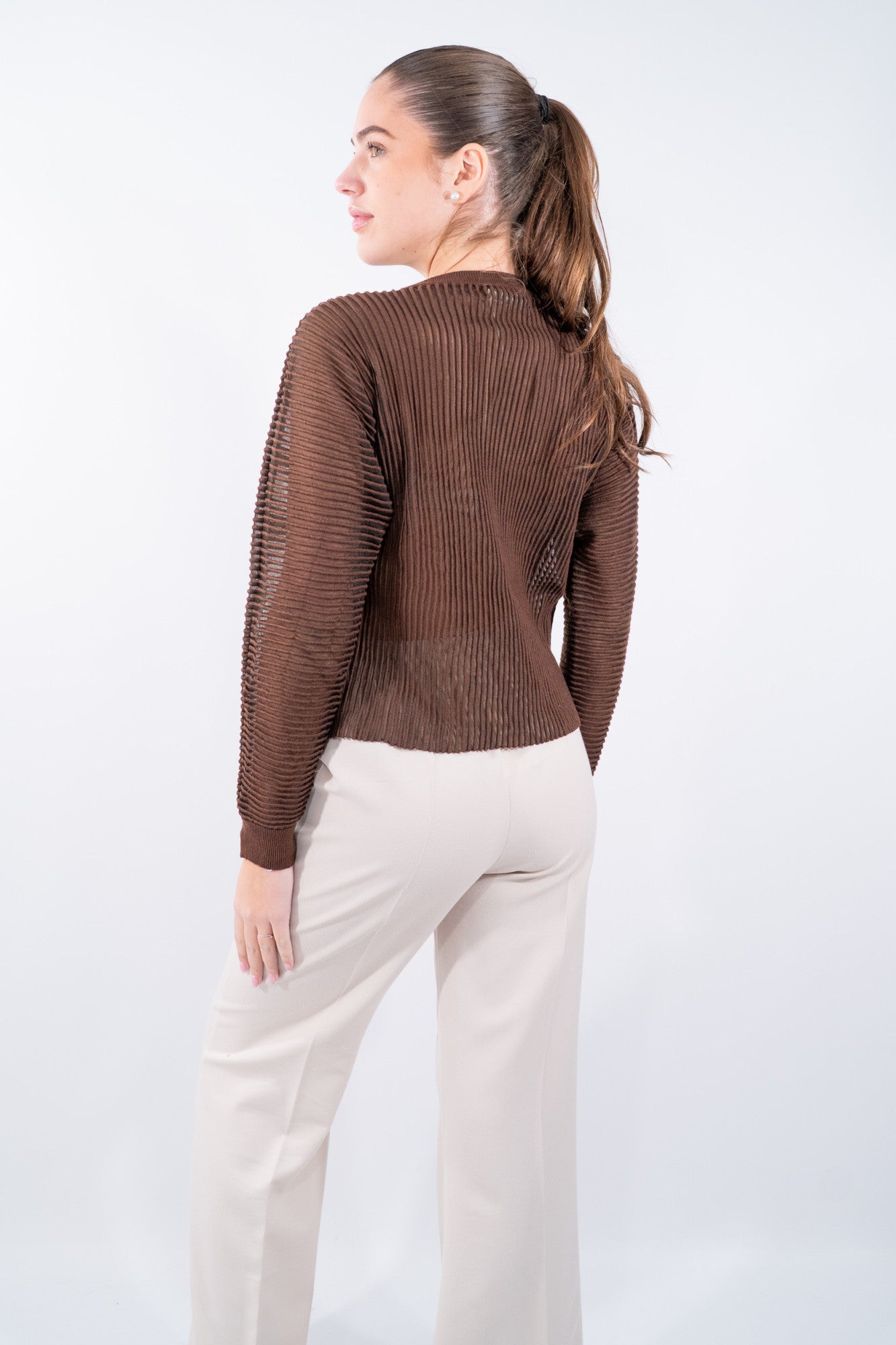 Girocollo a coste con dettagli trasparenti