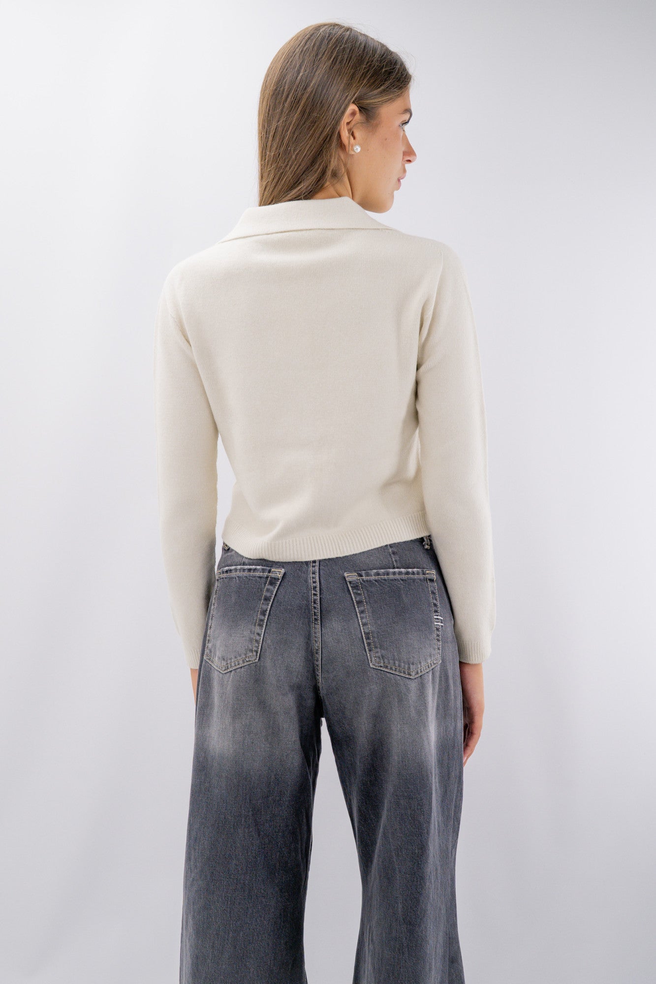 Cardigan cropped con colletto sportivo e tasche