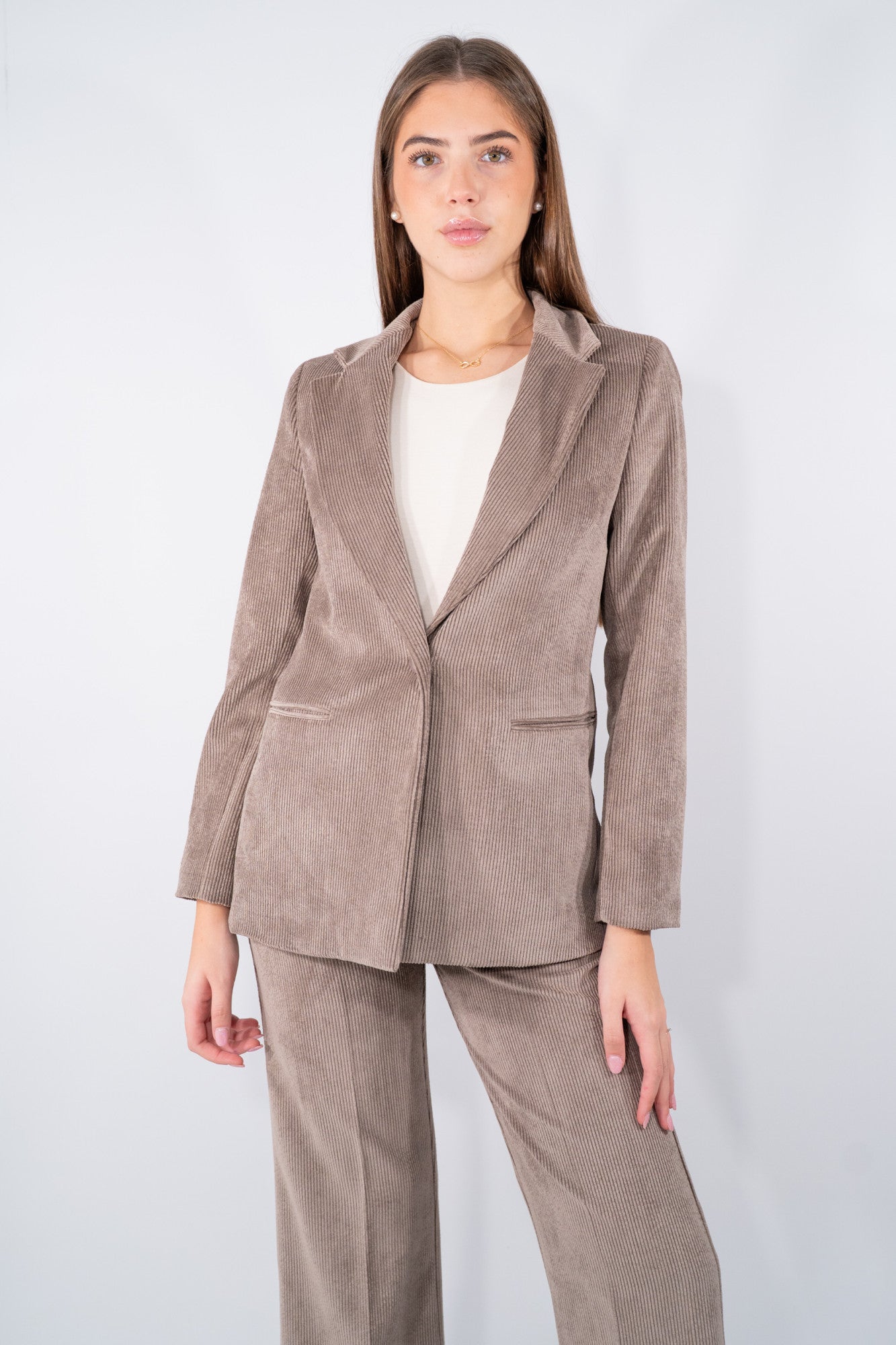 Giacca monopetto in velluto a coste con rever classico