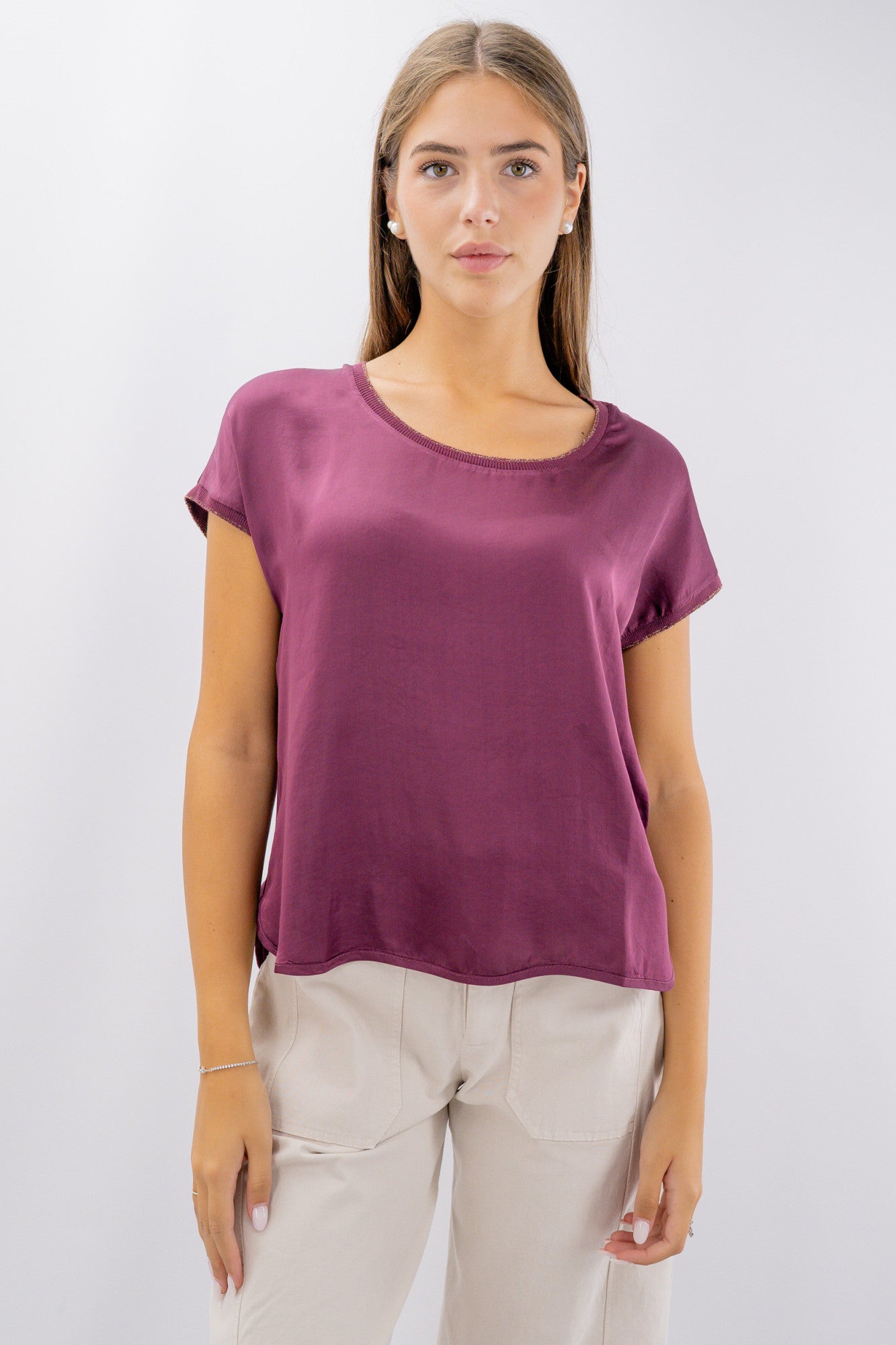 Blusa in viscosa ad effetto satinato con bordi lurex
