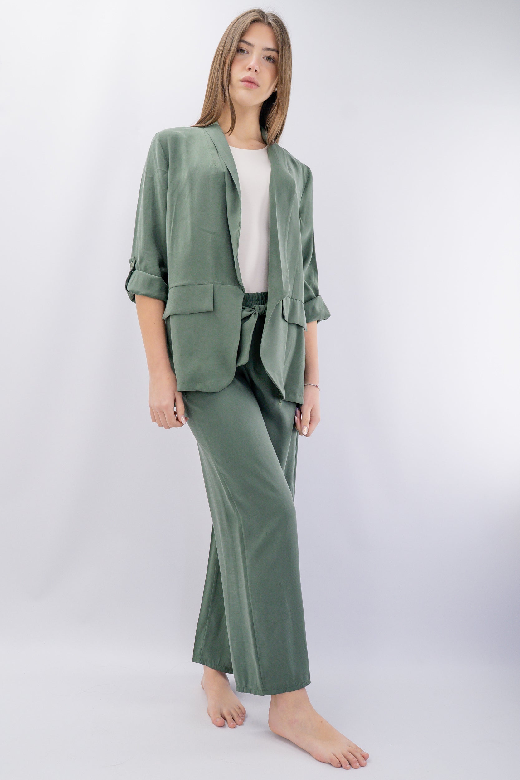 Blazer aperto fluido con maniche risvoltabili