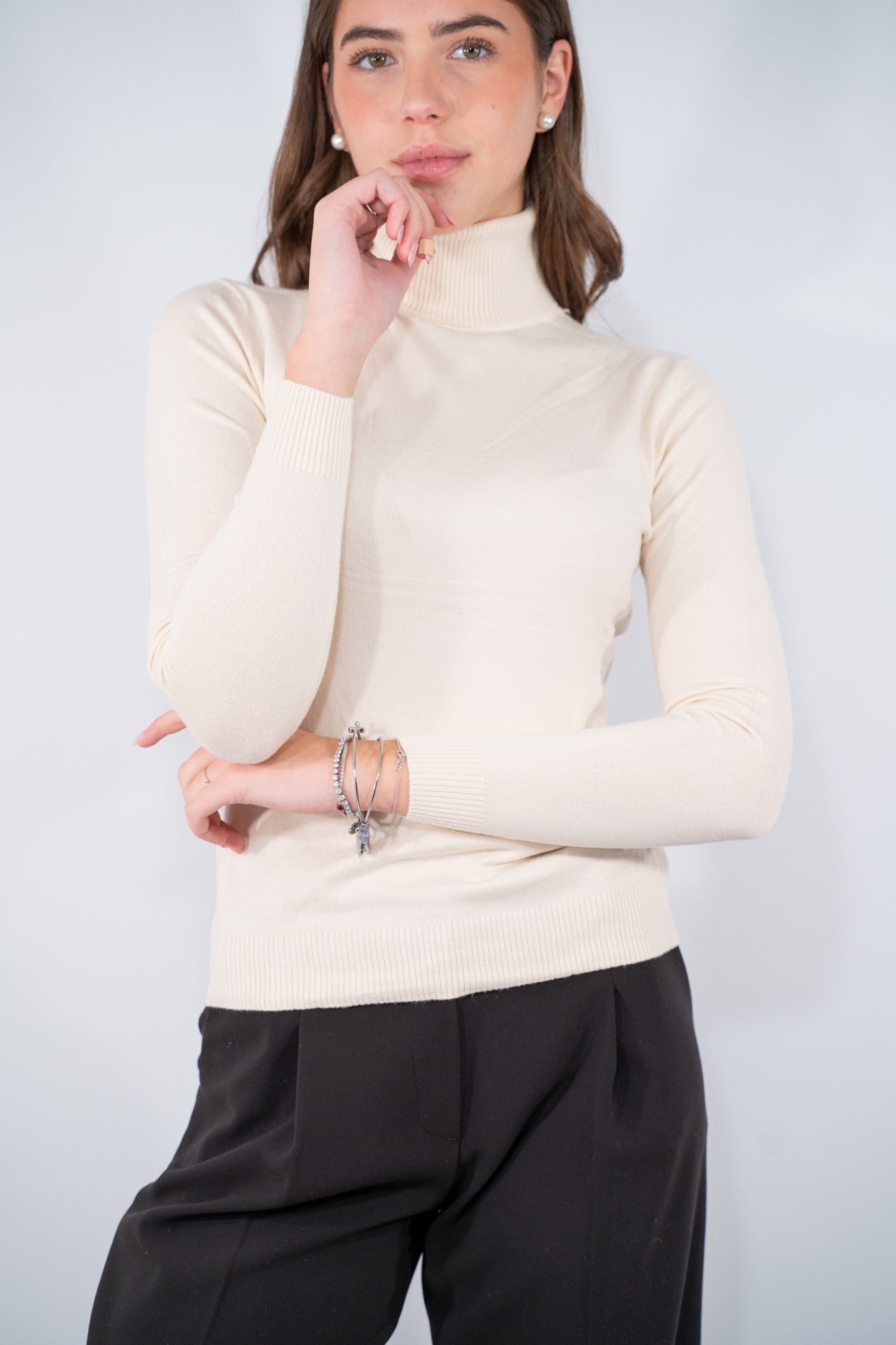 Maglia dolcevita rasata