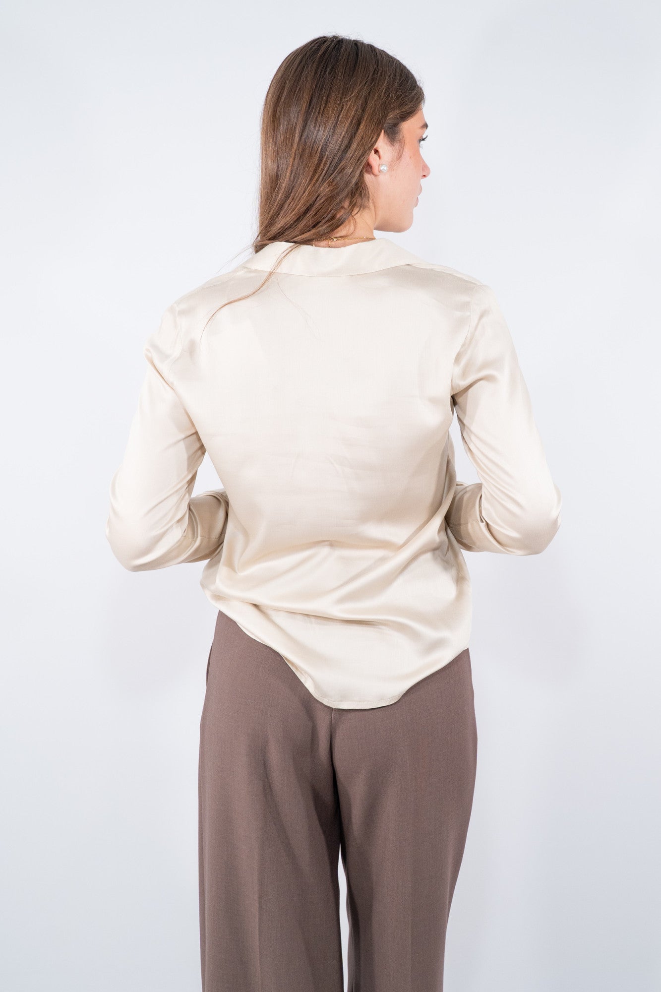 Camicia fluida effetto seta con colletto classico