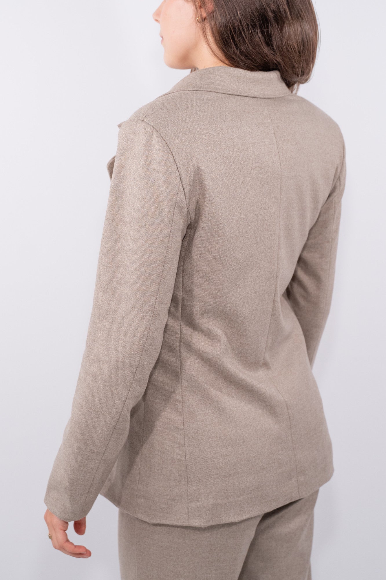 COLOR::BEIGE::4