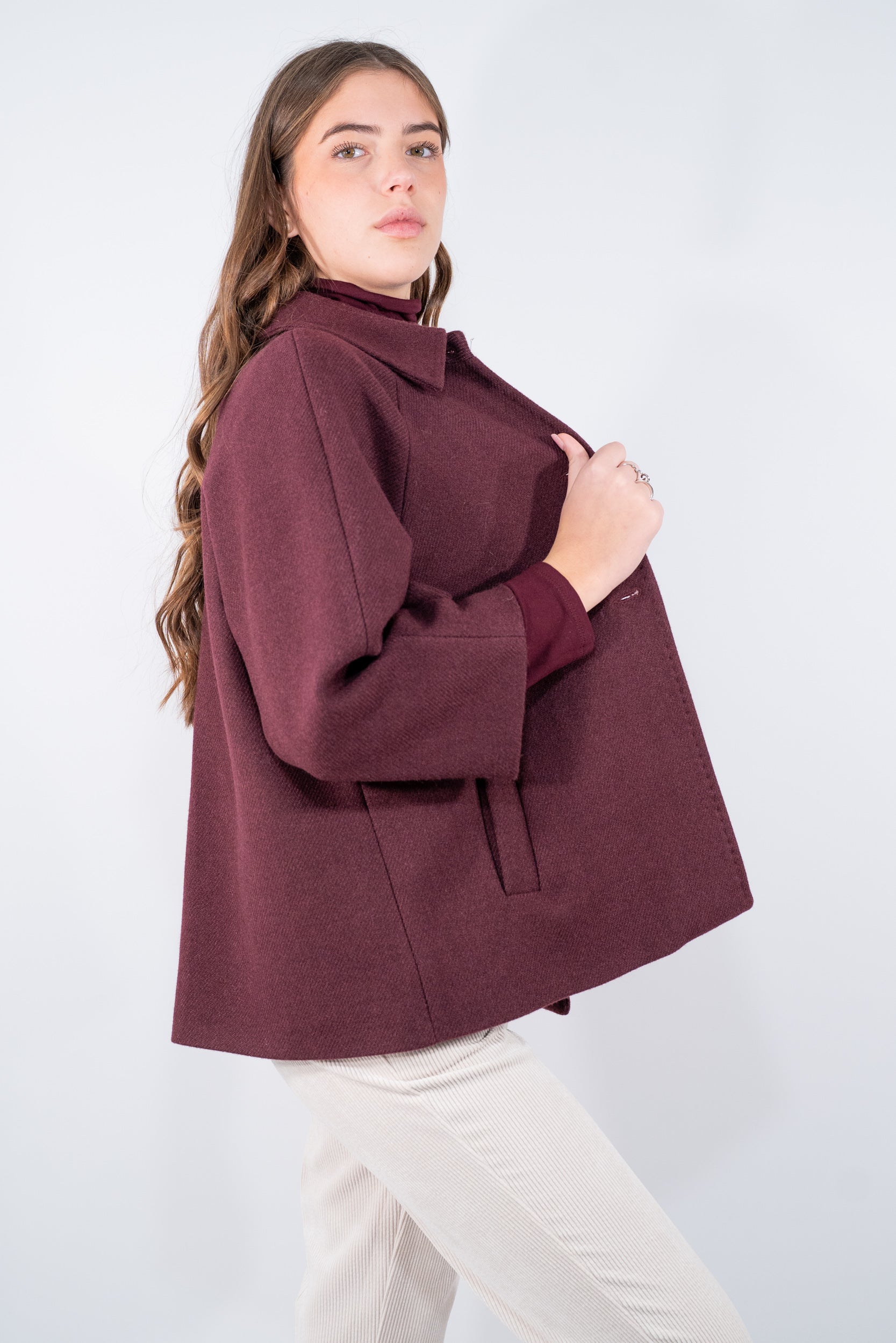 Cappotto corto  con bottoni a vista