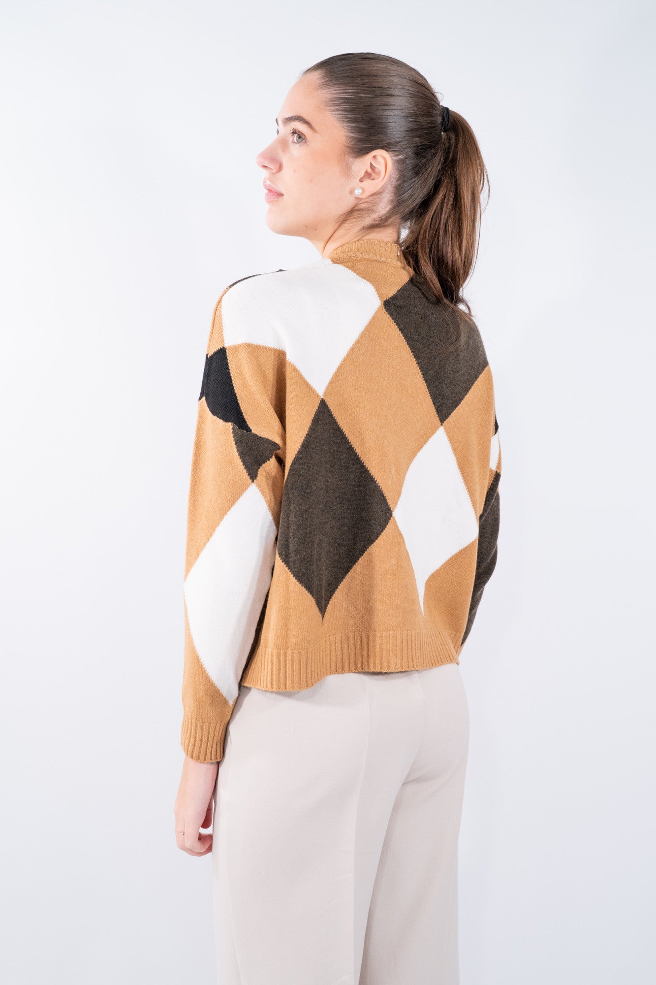 Cardigan a rombi con bottoni gioiello