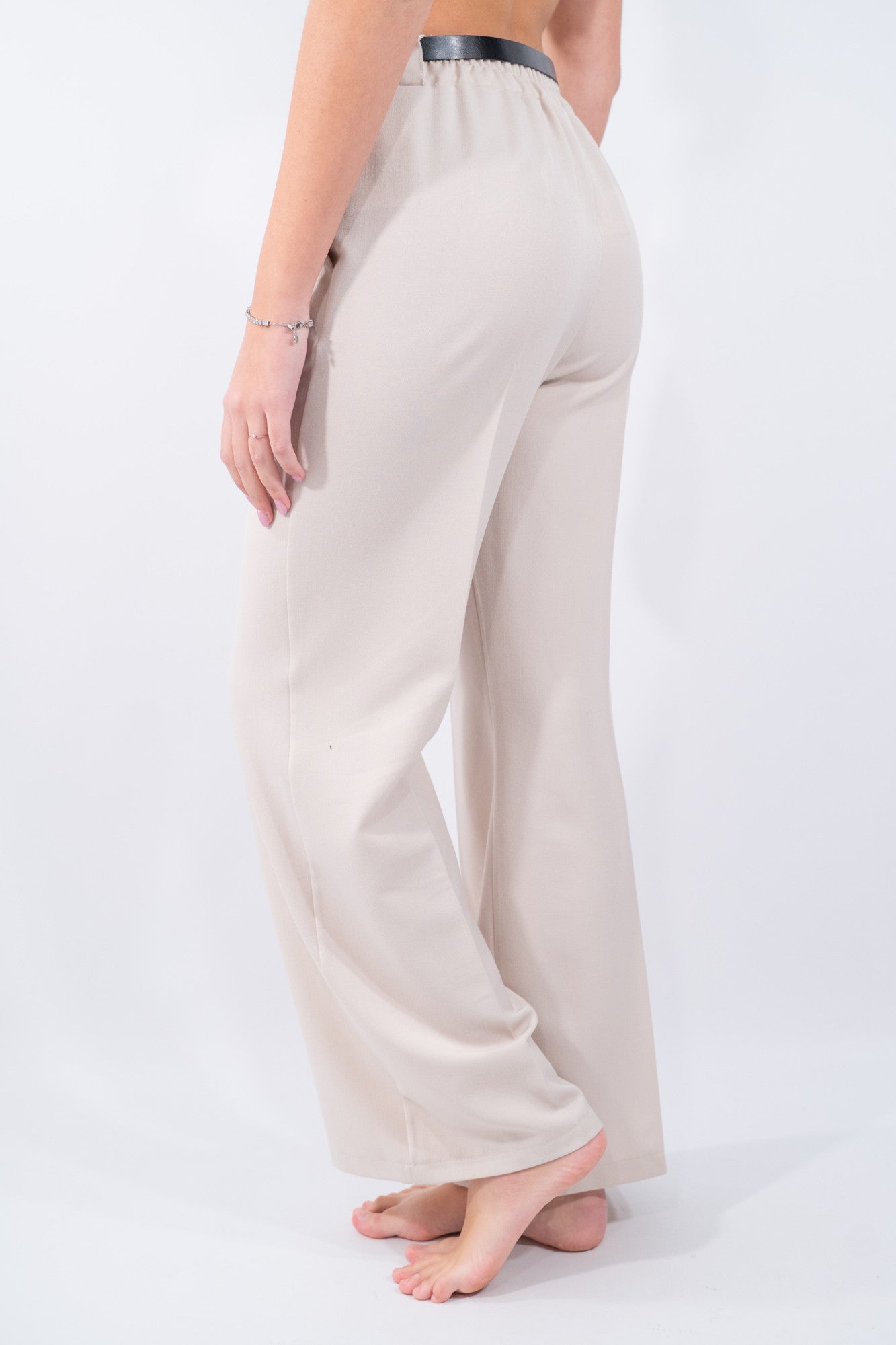 Pantalone sartoriale con elastico e cintura in vita