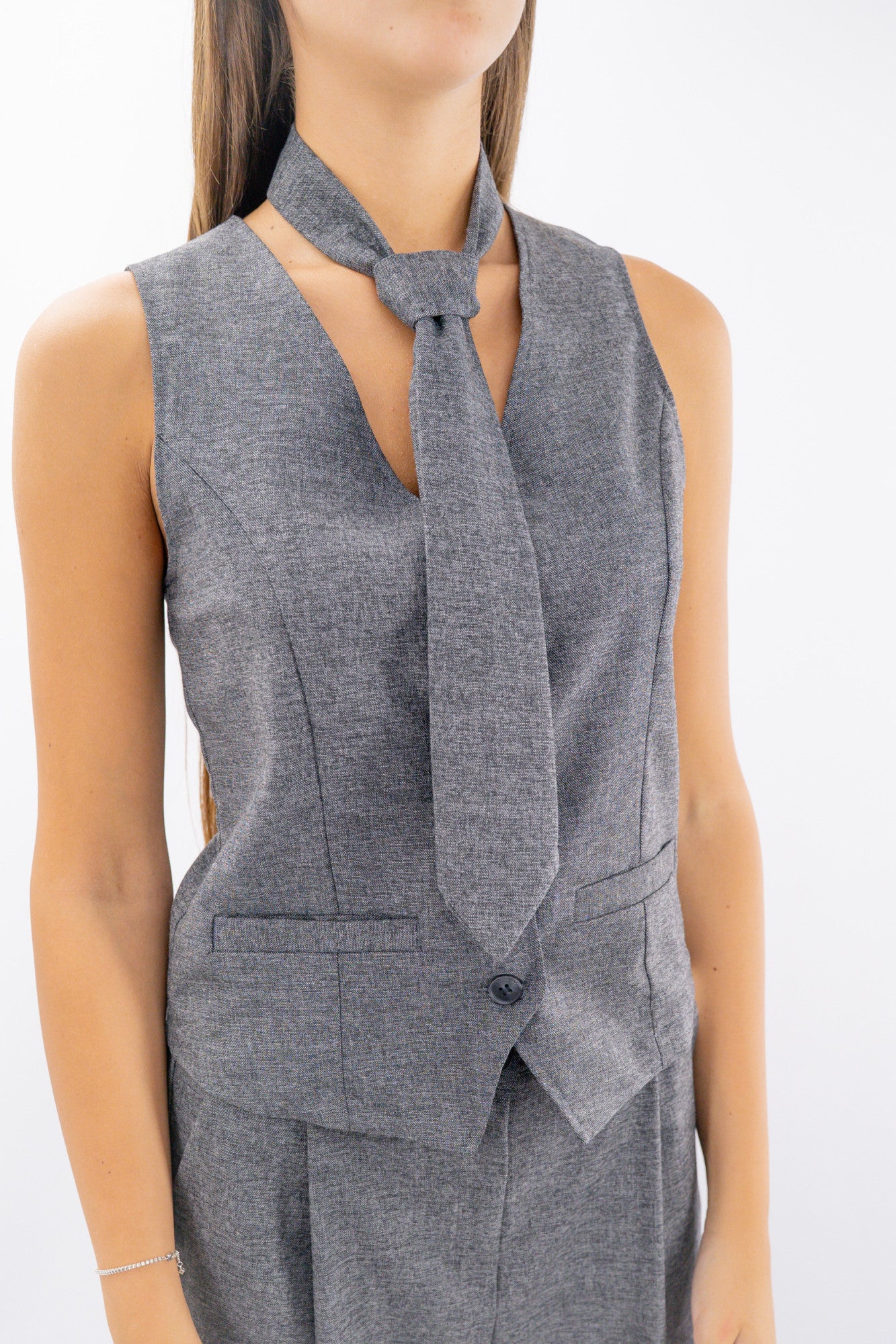 Gilet sartoriale con cravatta
