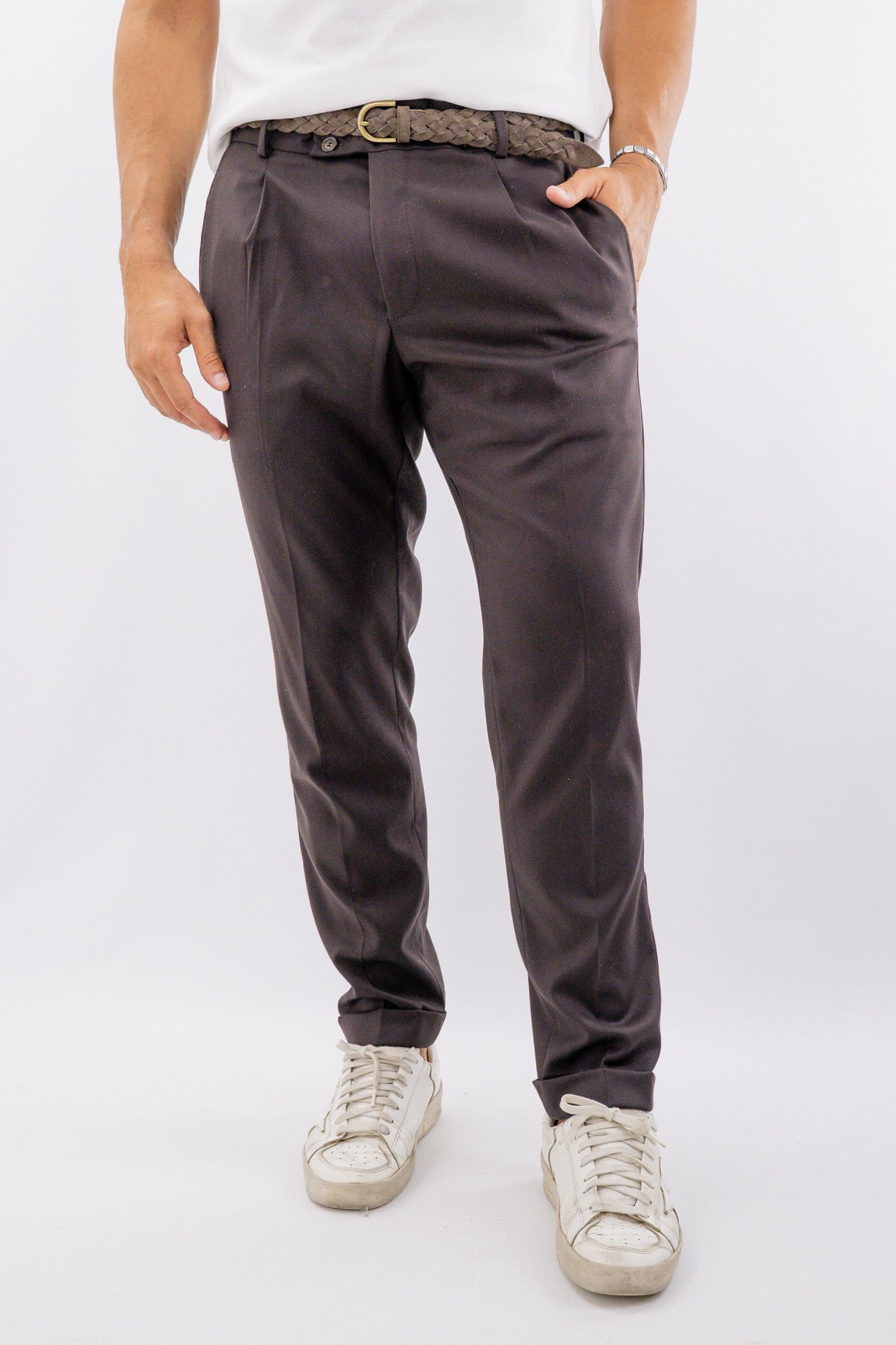 Pantalone elegante con risvoltino sul fondo