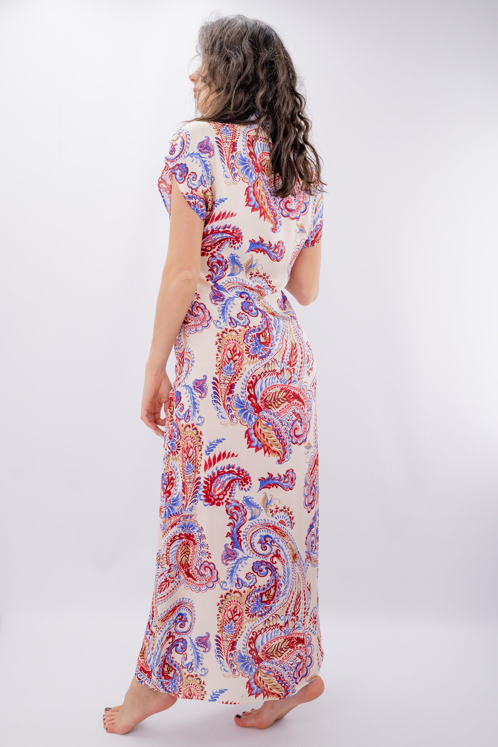Abito lungo con fantasia paisley