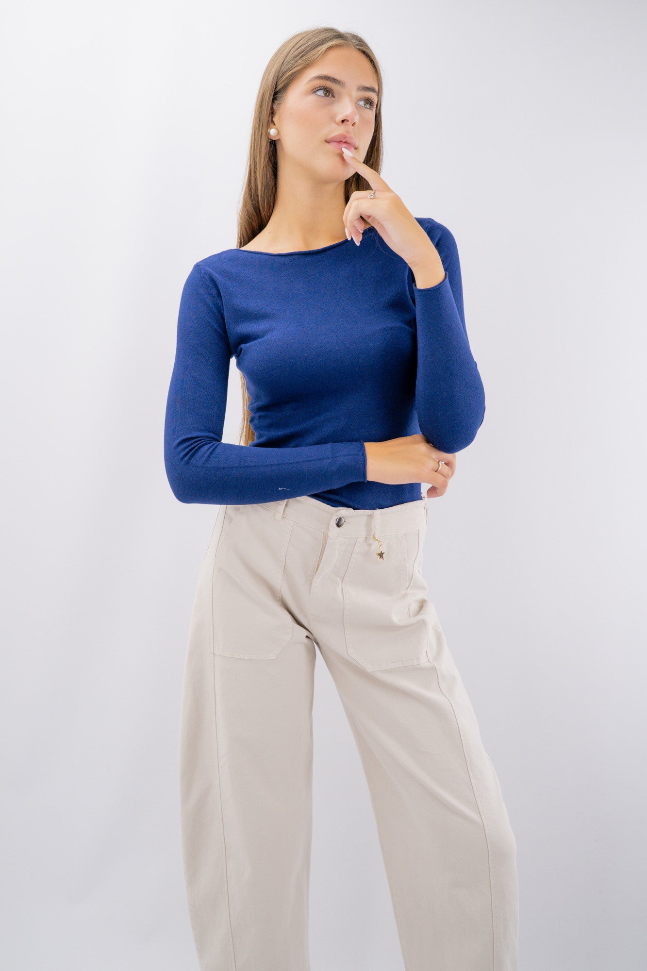 Maglia slim con scollo a barchetta
