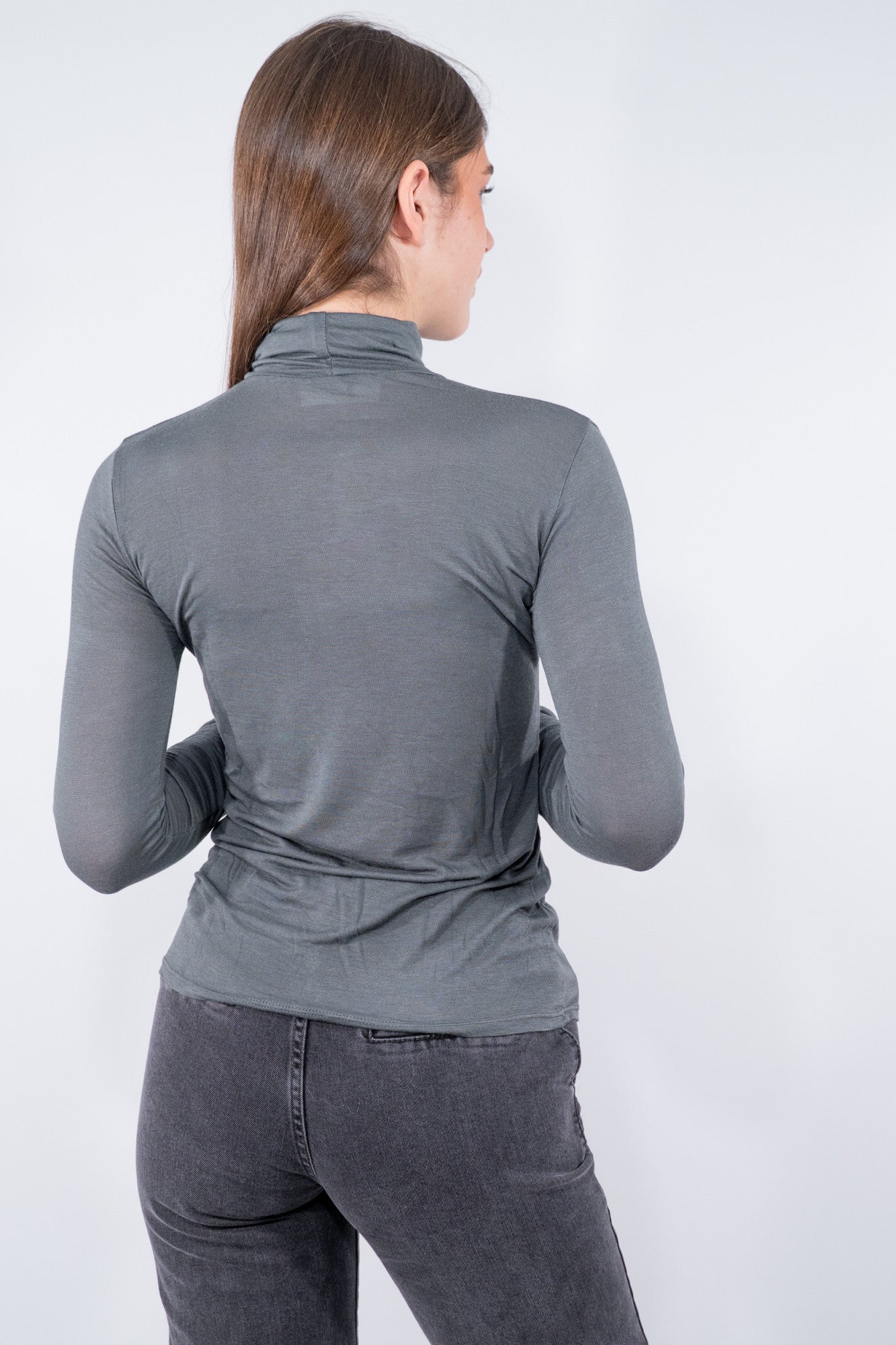 Dolcevita sotto giacca in misto viscosa e cashmere