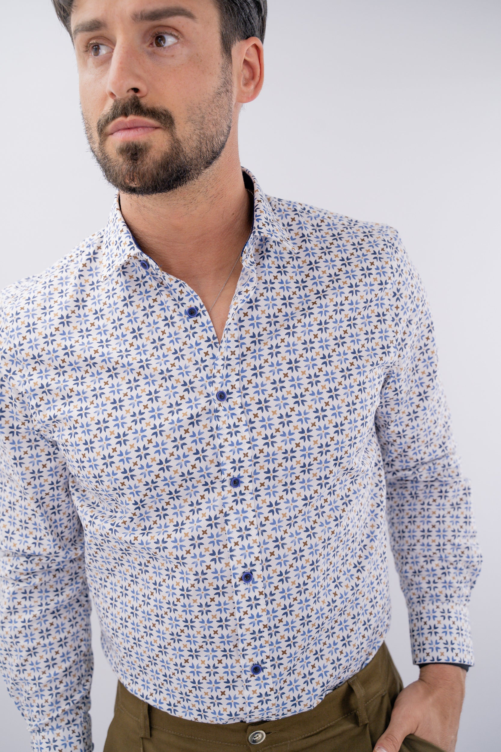 Camicia in fantasia stilizzata