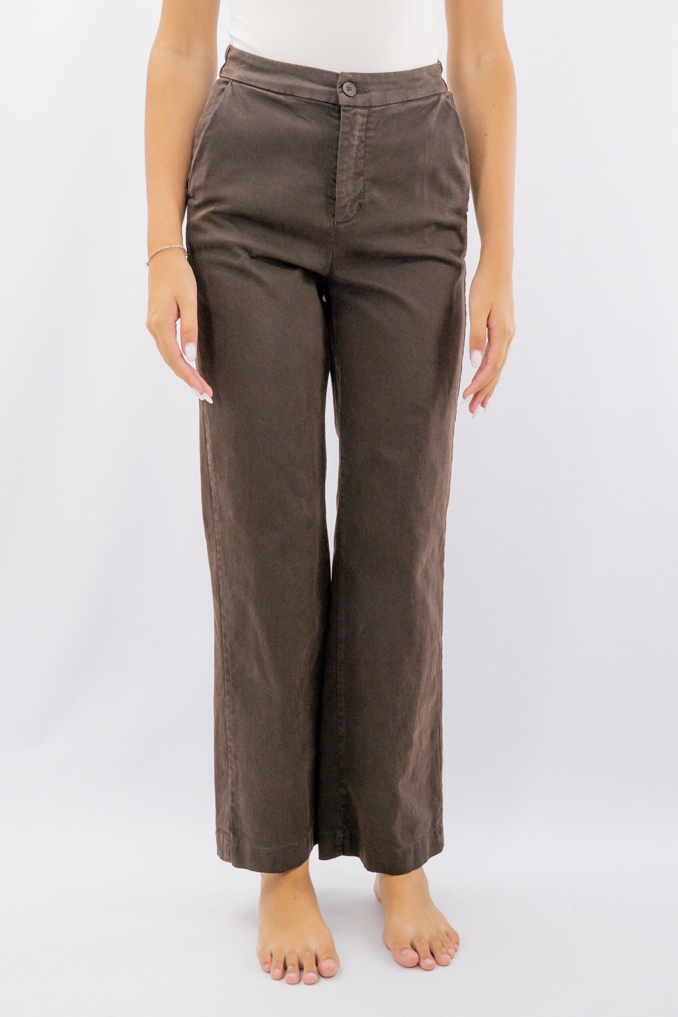 Pantaloni palazzo con vita elasticizzata sul retro