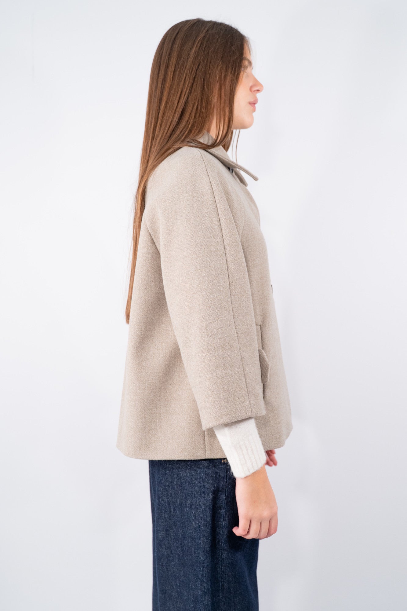 Cappotto corto  con bottoni a vista