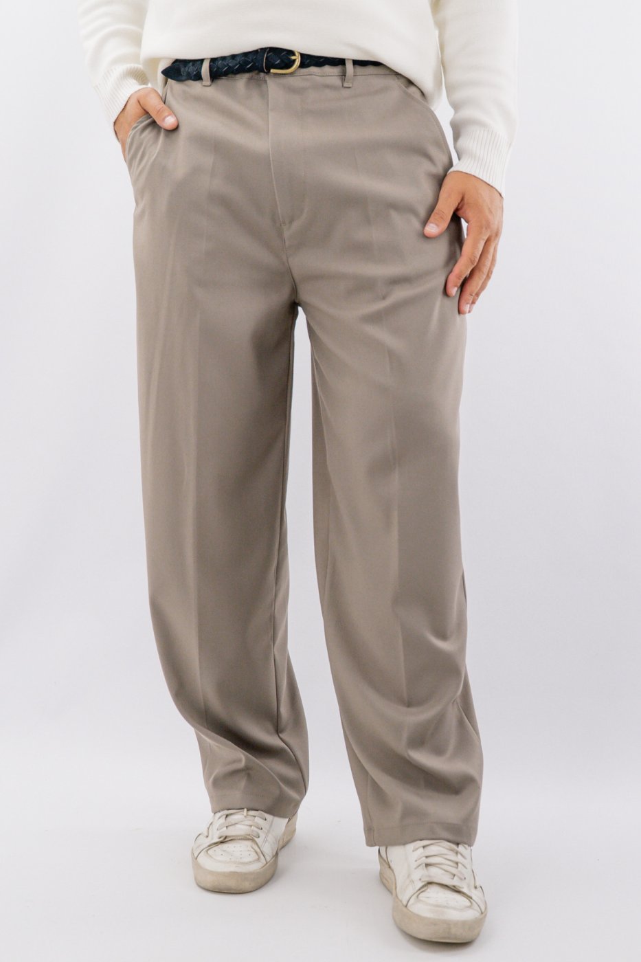Pantalone a gamba ampia con linea giovane