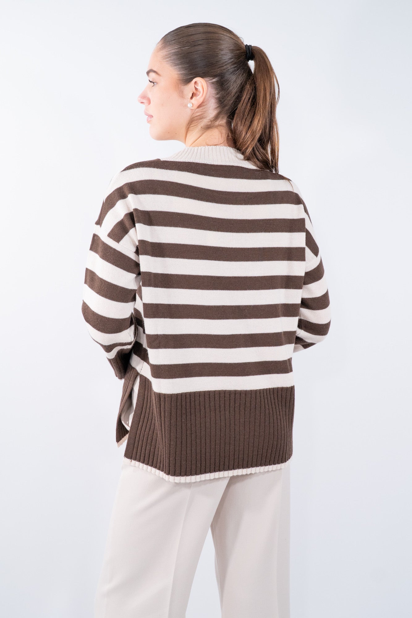 Maglione ampio a righe in misto lana e viscosa