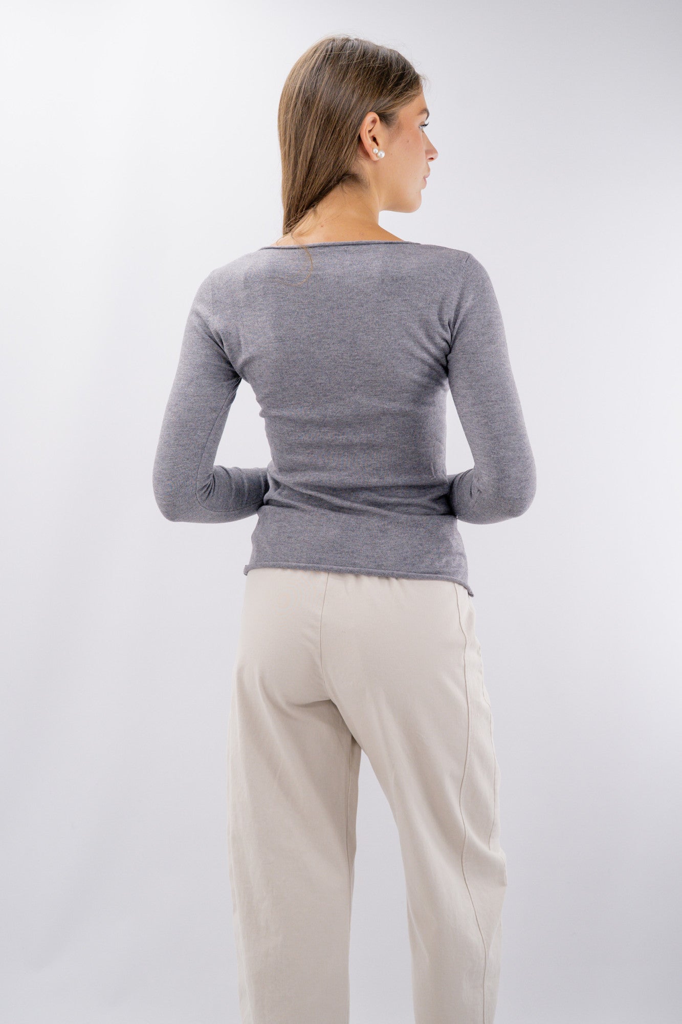 Maglia slim con scollo a barchetta