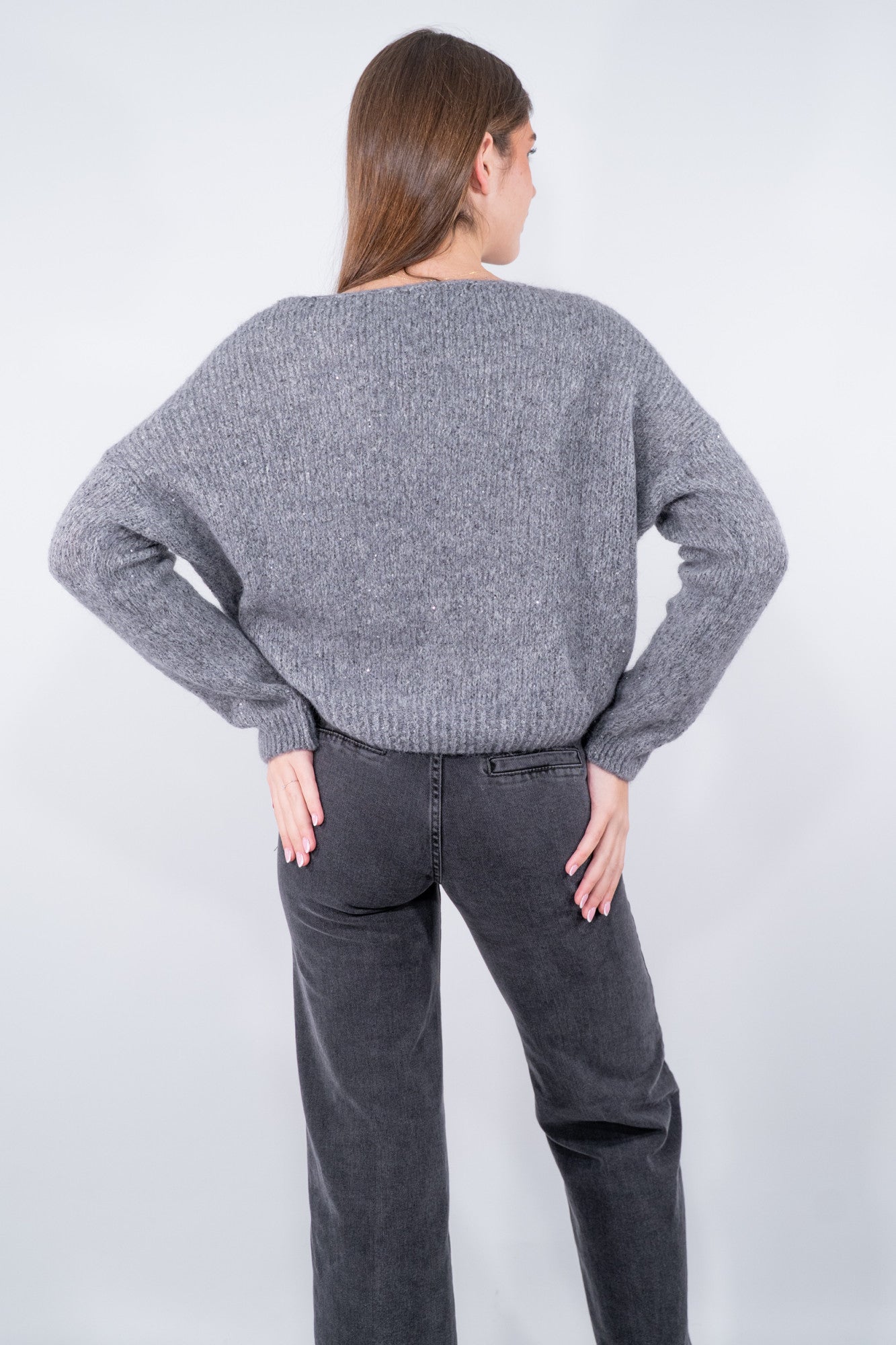 Maglia con collina barchetta con micro paillettes