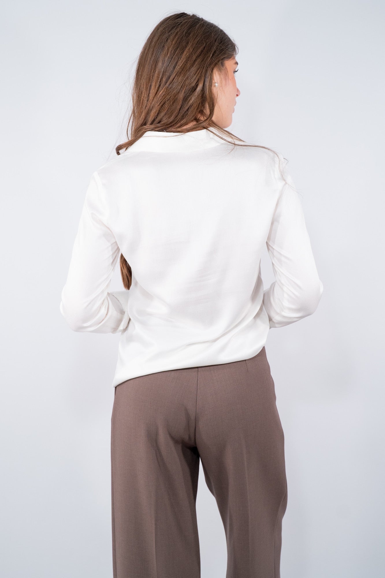 Camicia fluida effetto seta con colletto classico