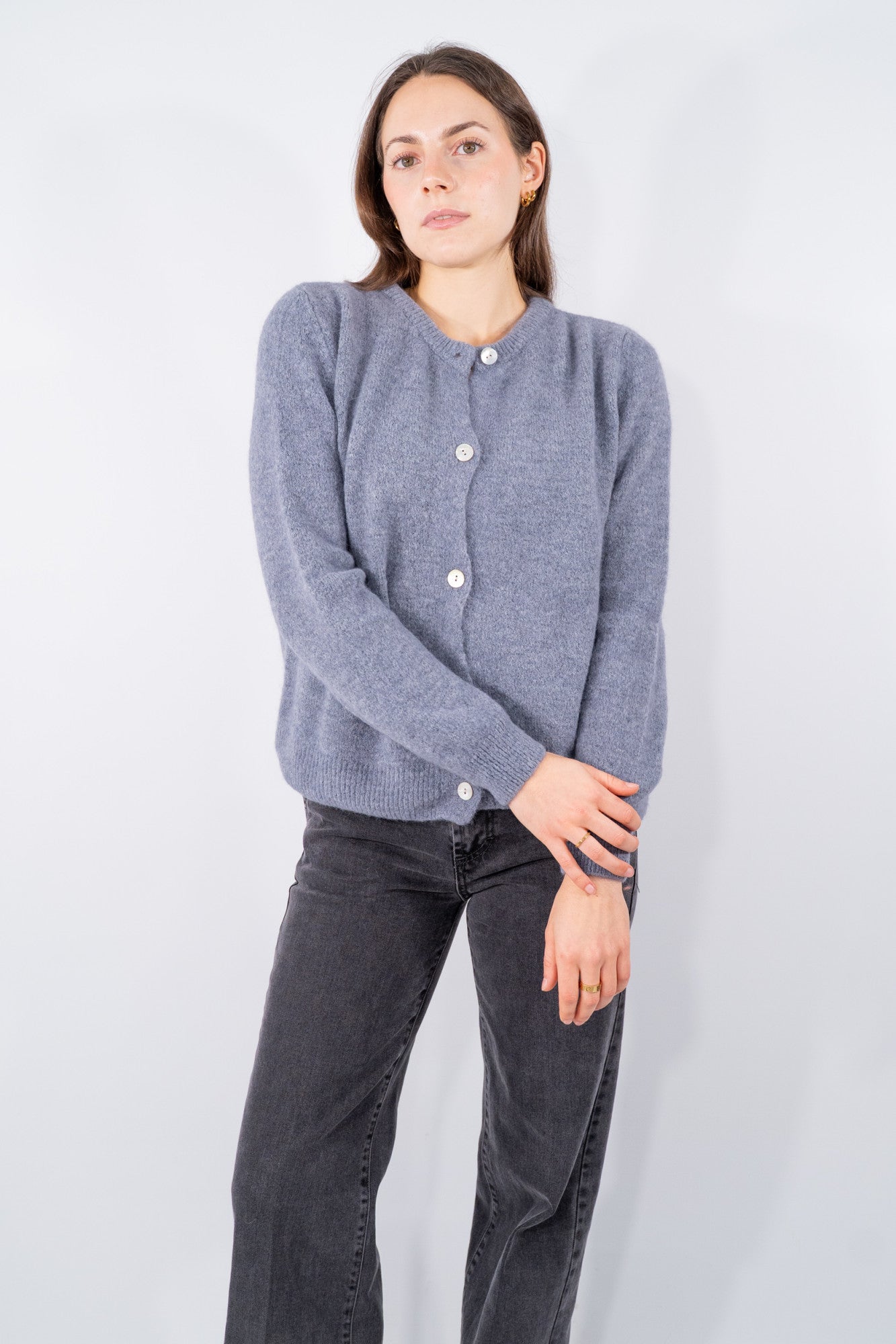 Cardigan morbido effetto nuvola con bottoni madreperla