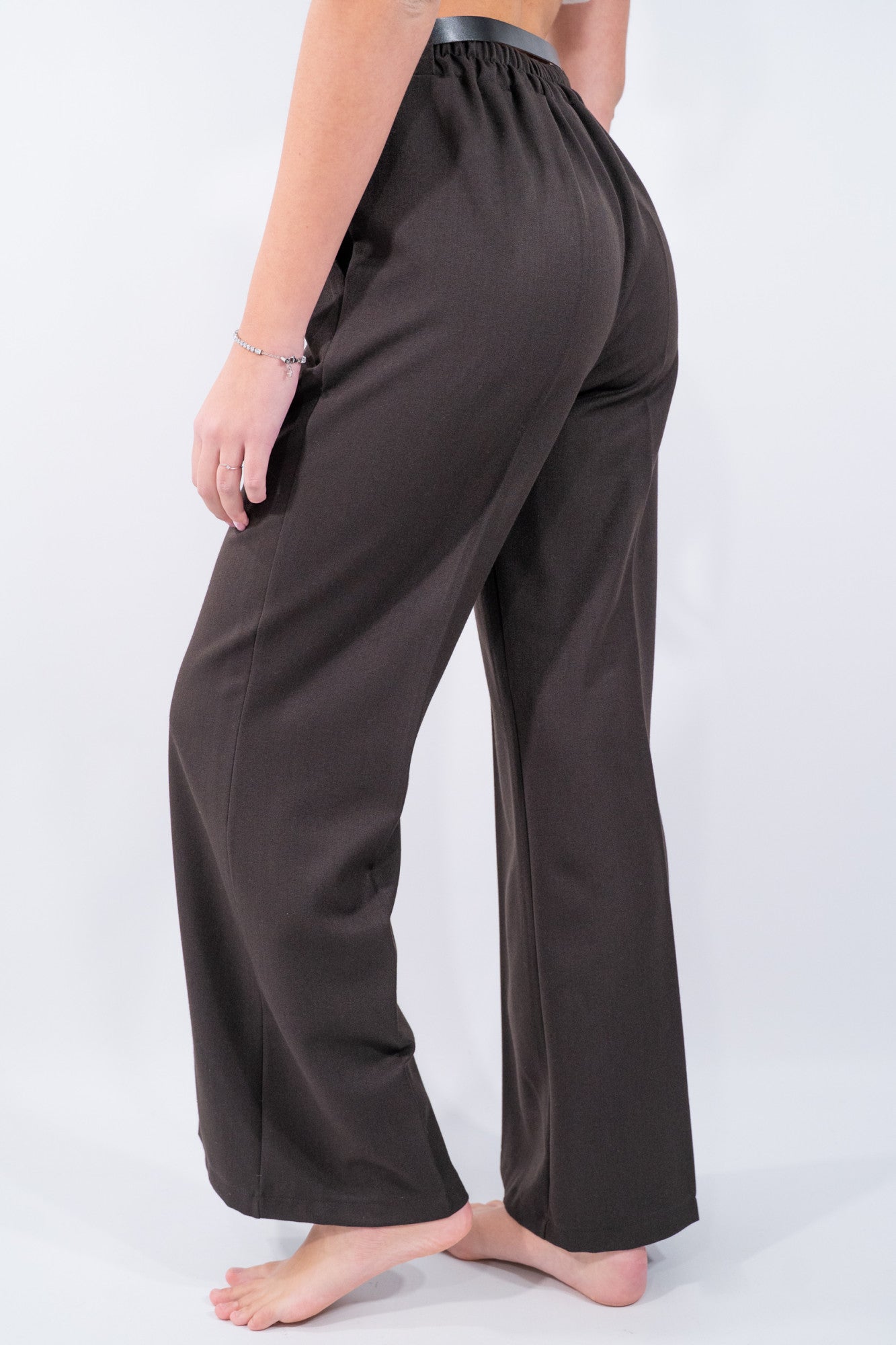 Pantalone sartoriale con elastico e cintura in vita