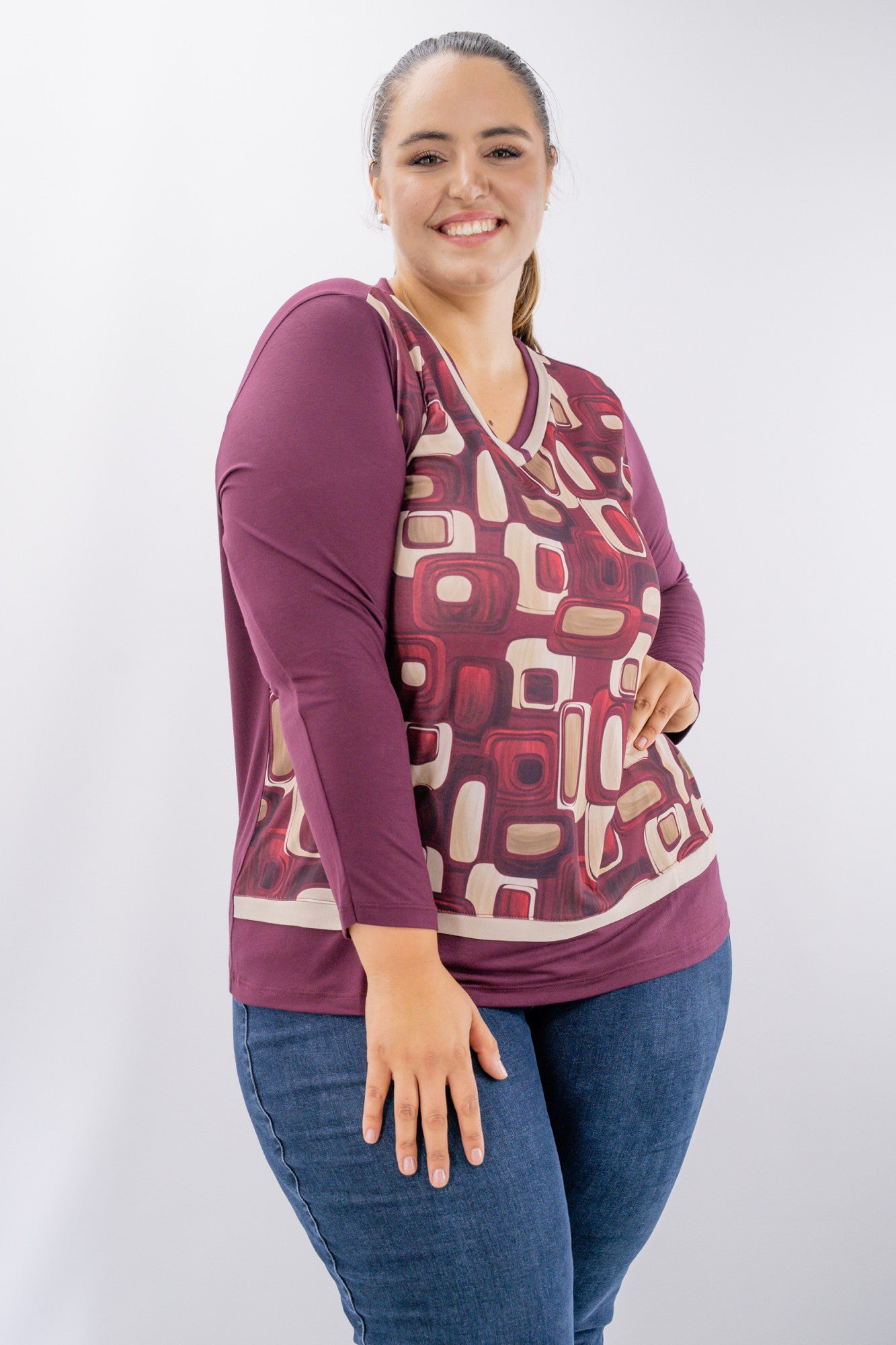 Scollo a V oversize con fantasia astratta