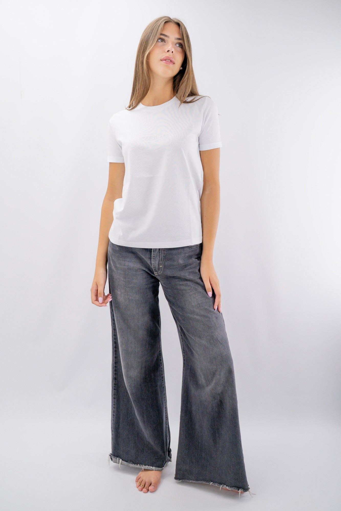 T‑shirt basica brand "Coutique"