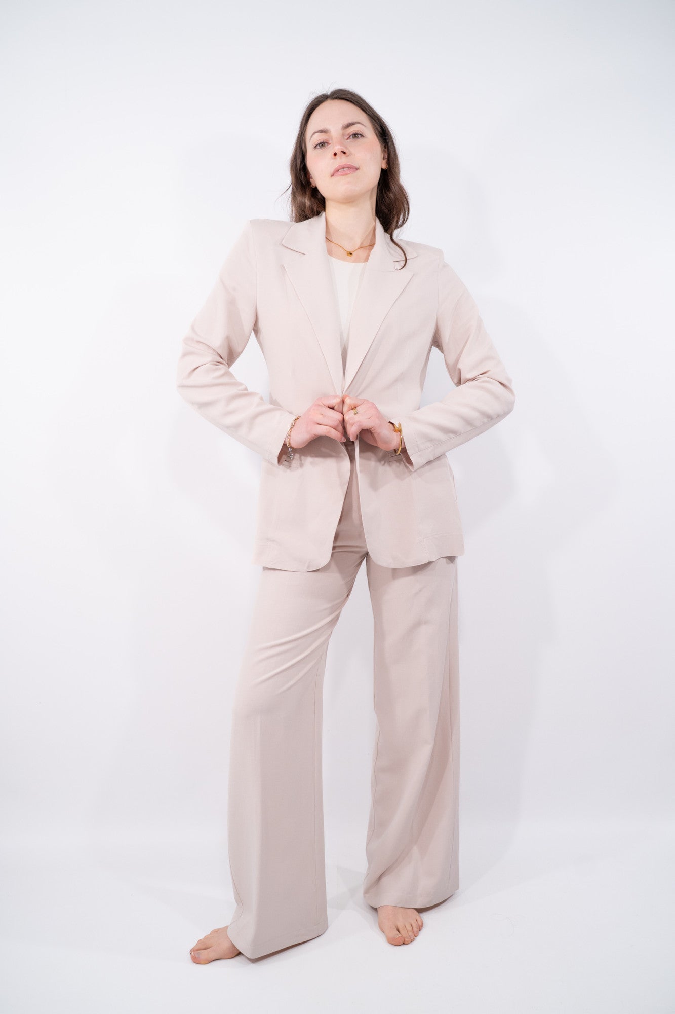 COLOR::BEIGE::4