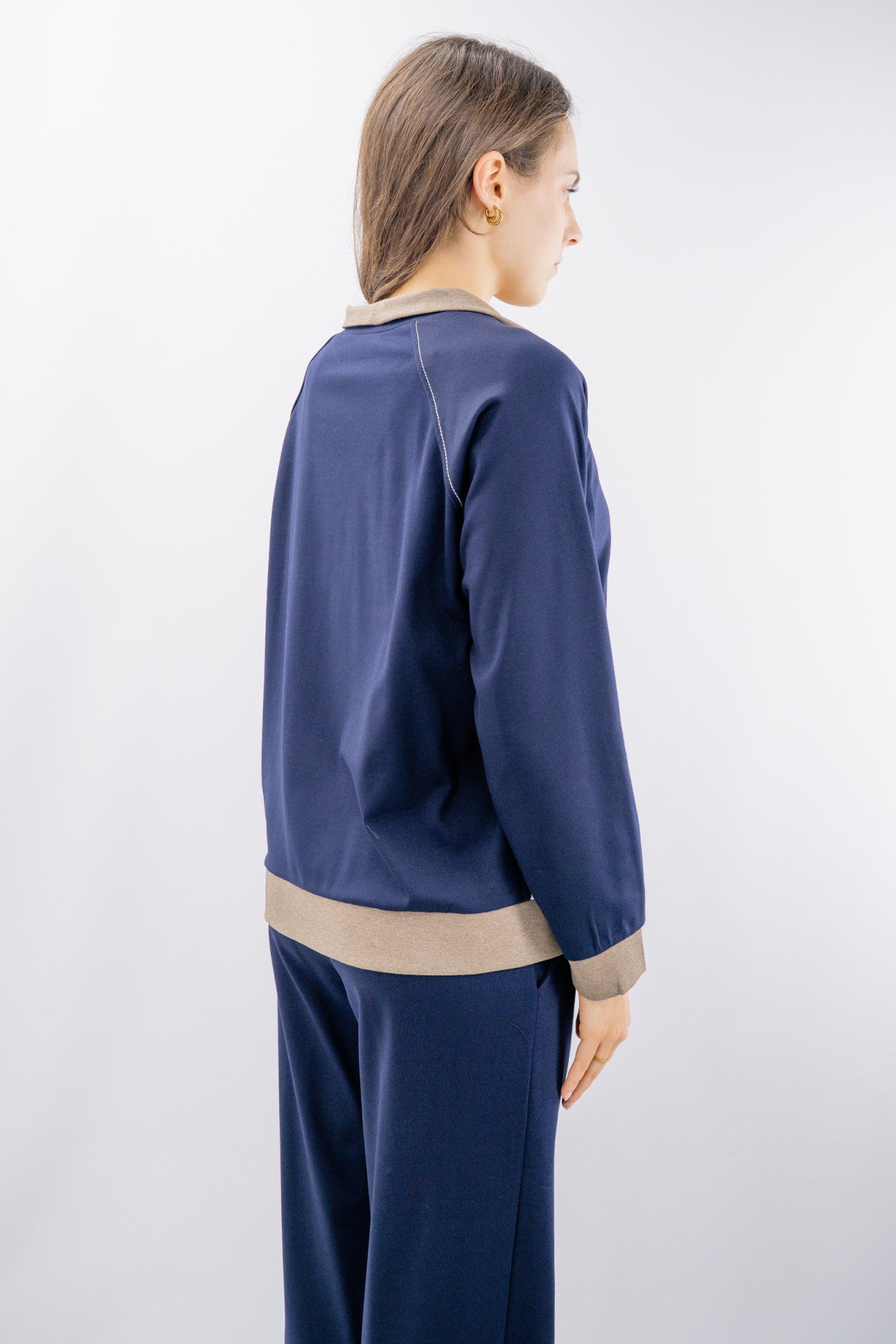 Felpa con zip e dettagli a contrasto coordinabile con pantalone abbinato