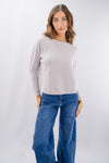 Maglia essenziale in misto lana e cashmere con collo barchetta