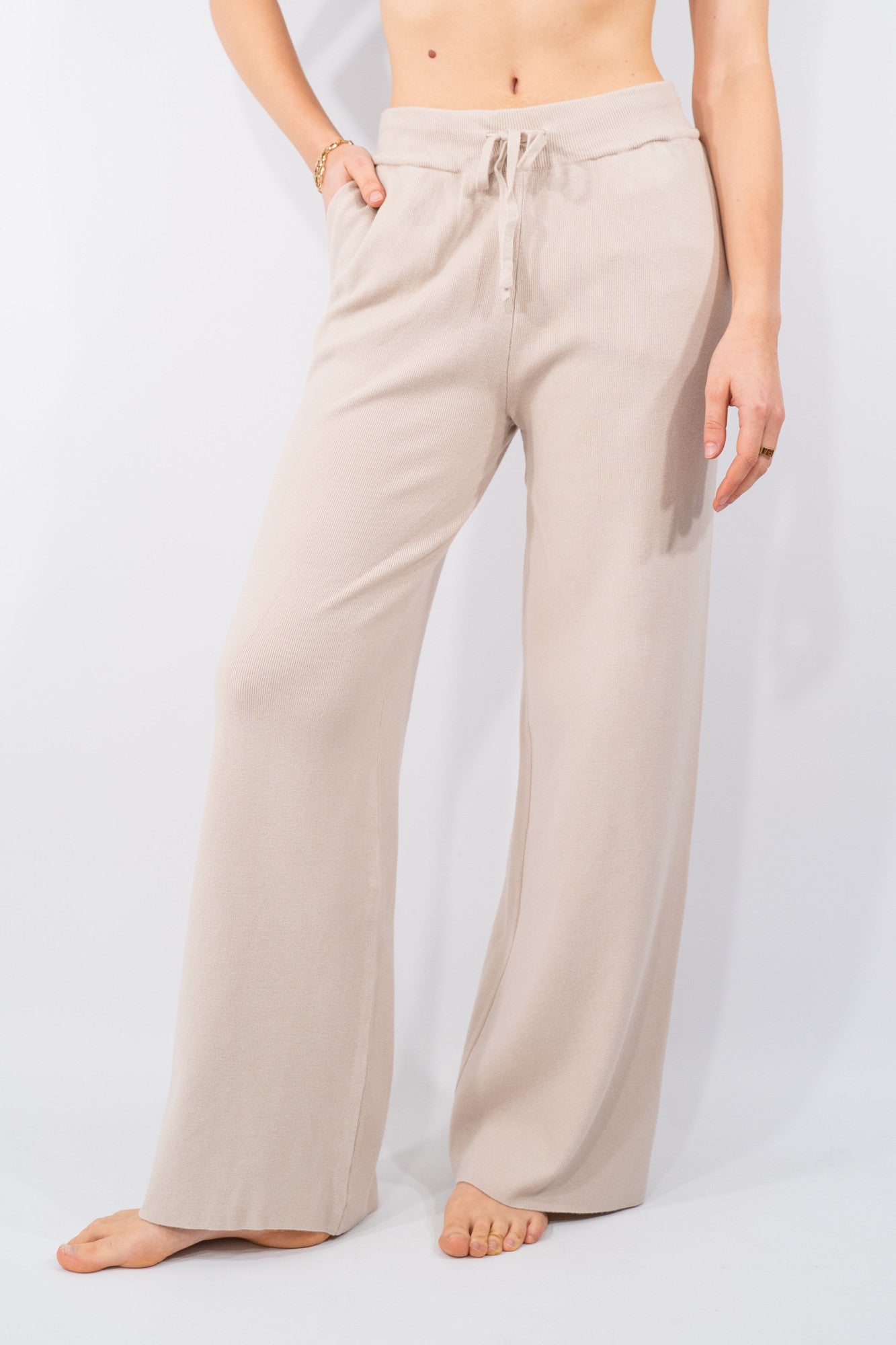 Pantalone palazzo in maglia con coulisse