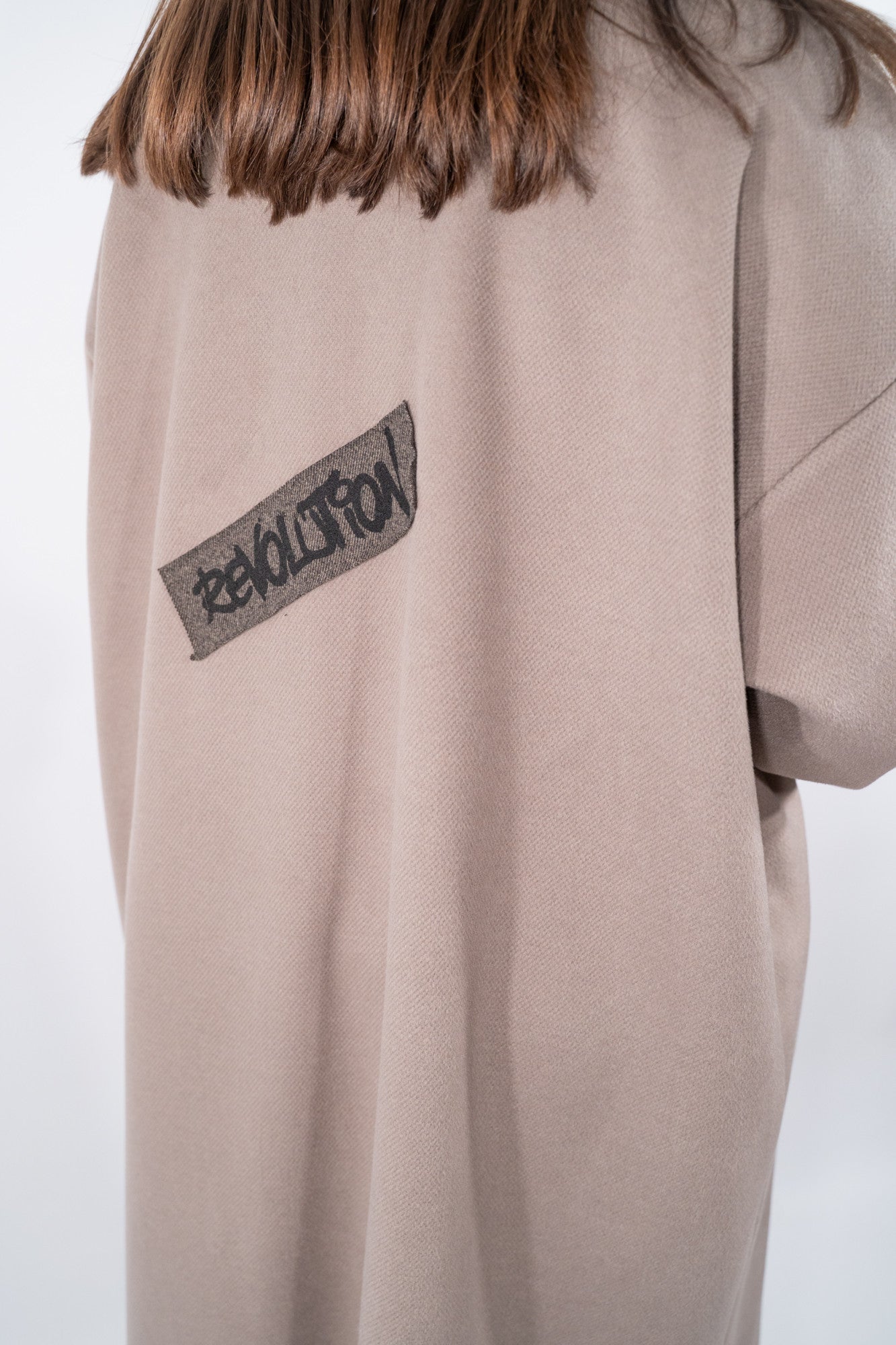 Cappotto over con dettagli stampati e maxi tasche applicate