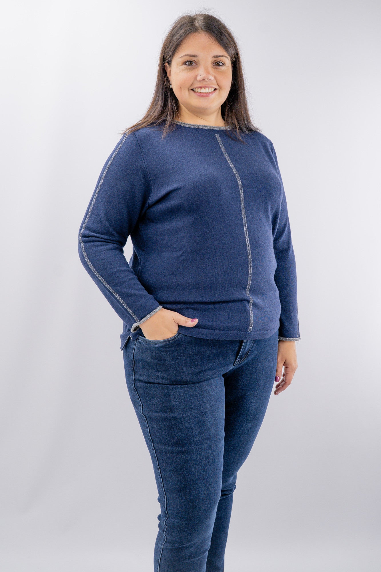 Maglia over con profili e rifiniture in lurex