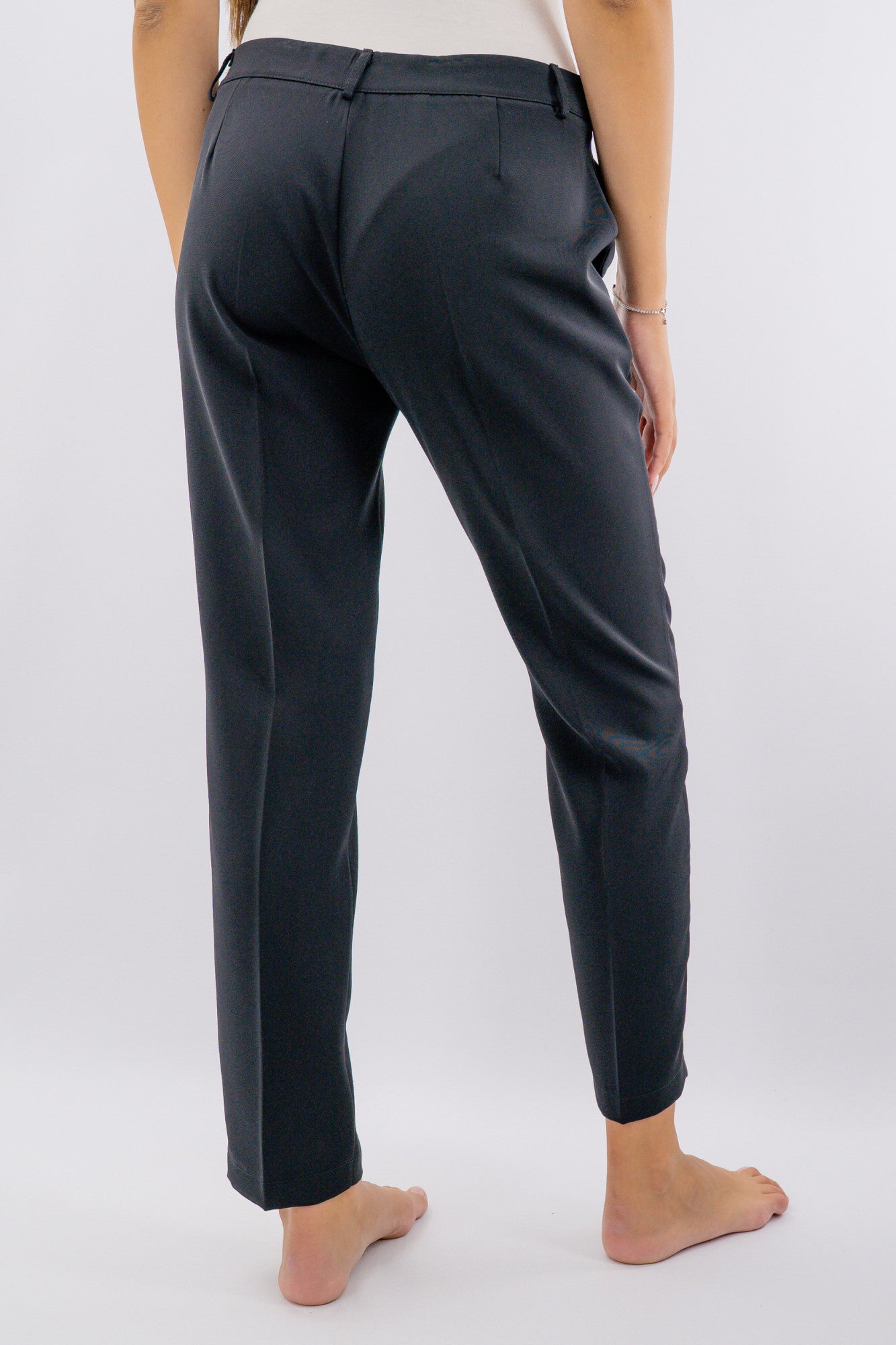 Pantalone gamba asciutta in tessuto fluido