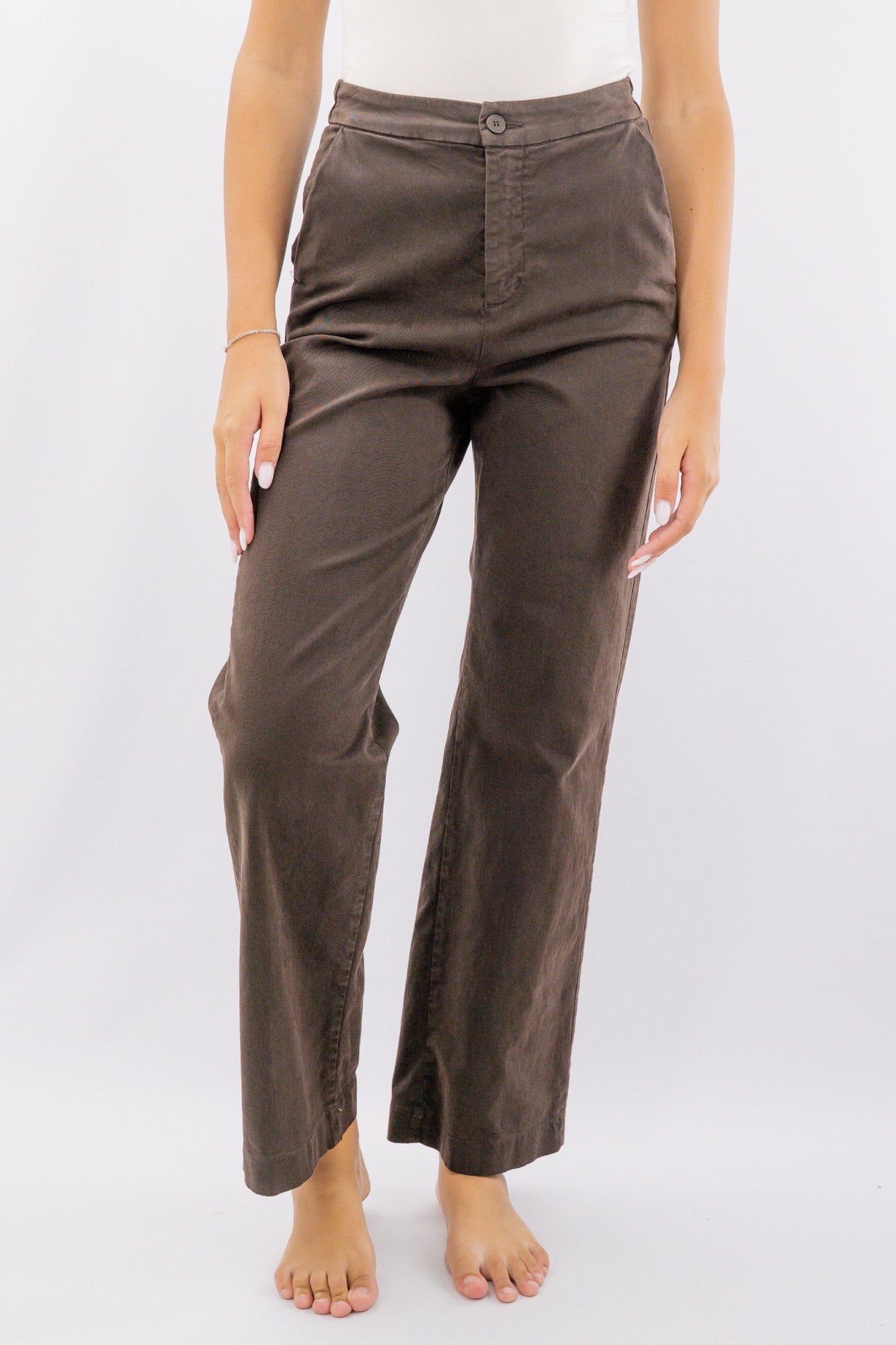 Pantaloni palazzo con vita elasticizzata sul retro