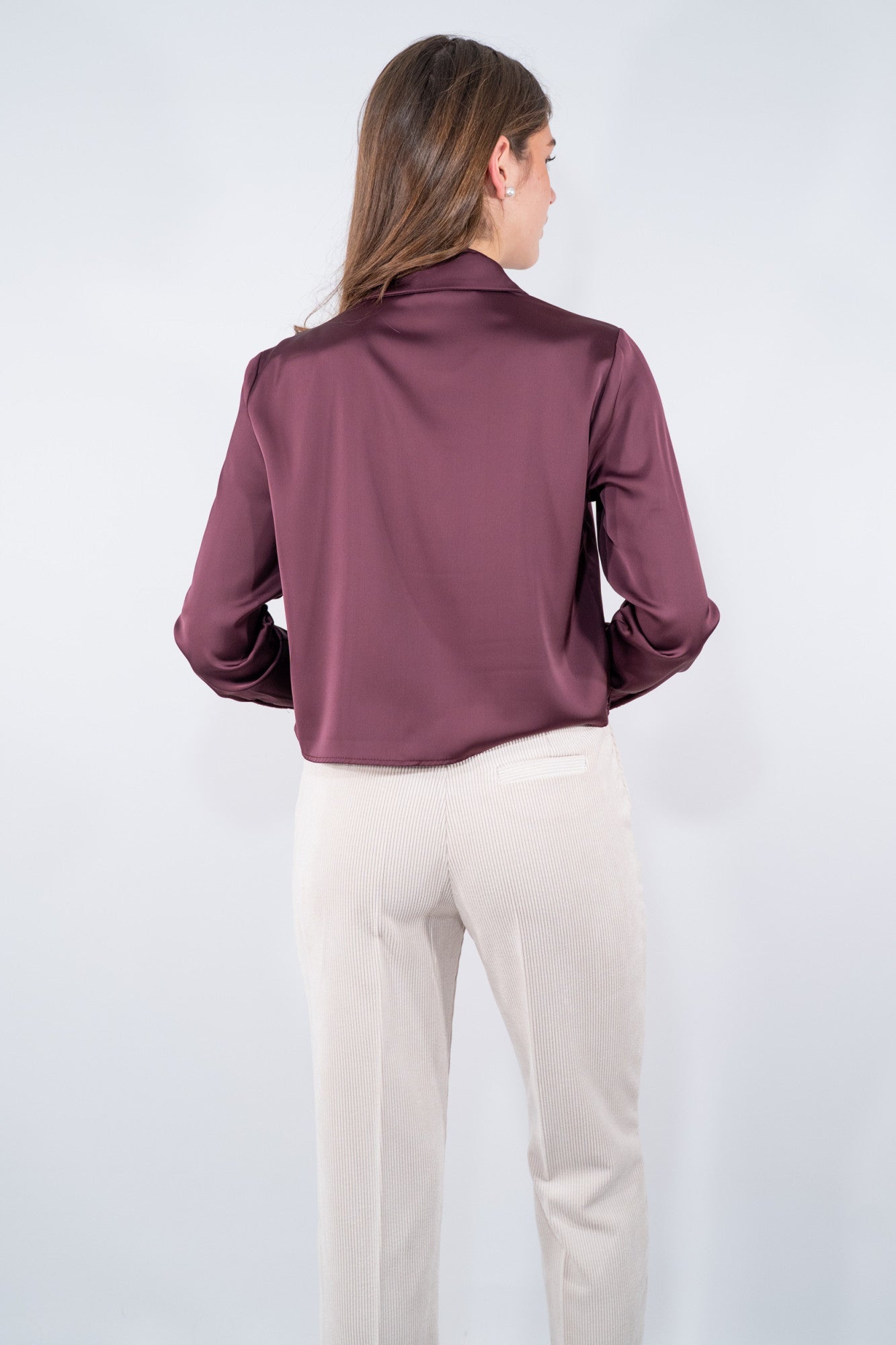 Camicia in raso con dettaglio cravatta annodabile