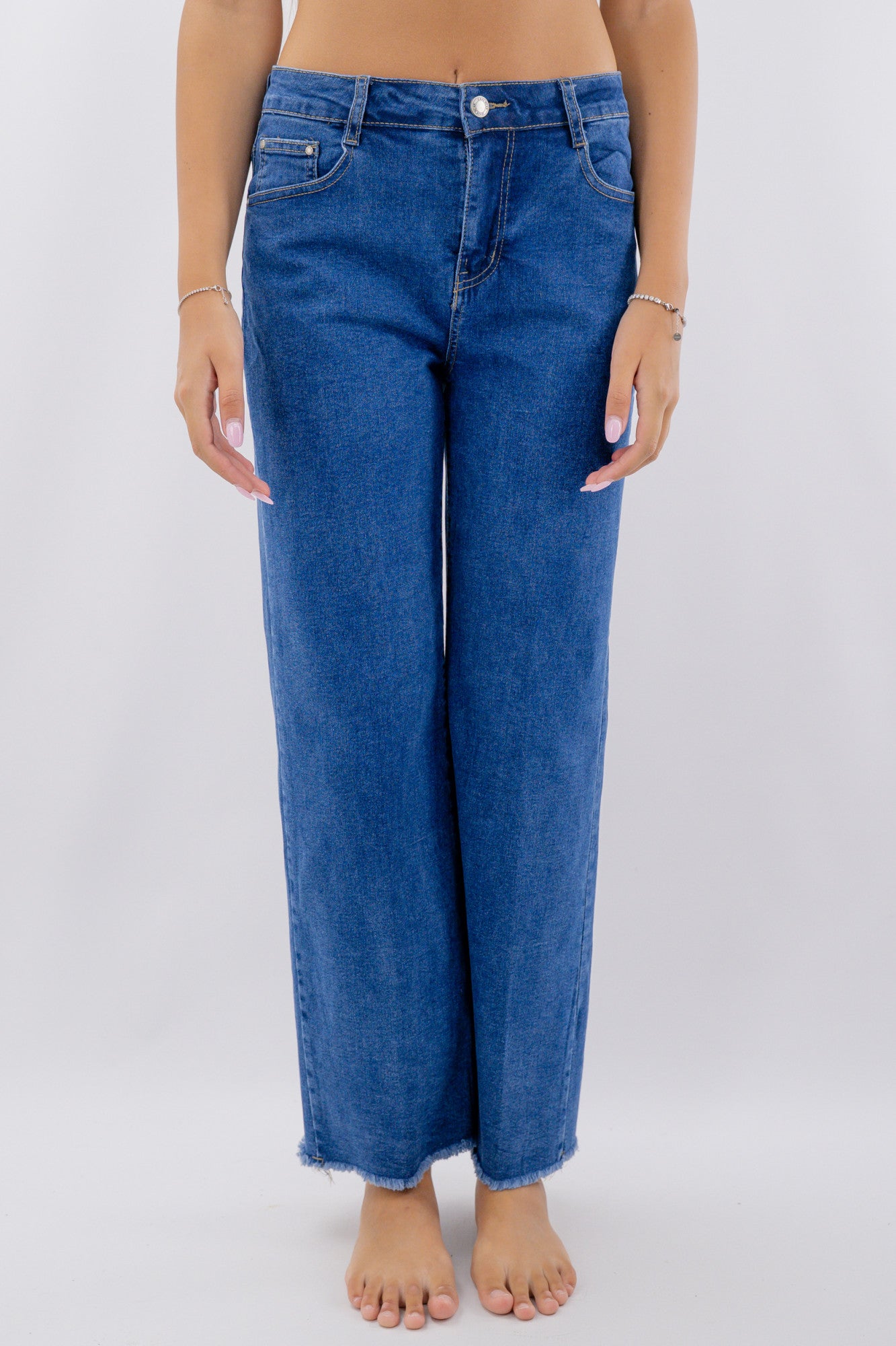 Jeans palazzo cropped con orlo sfrangiato