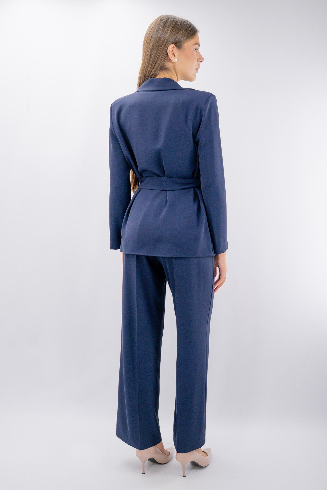 Tailleur con blazer con cintura