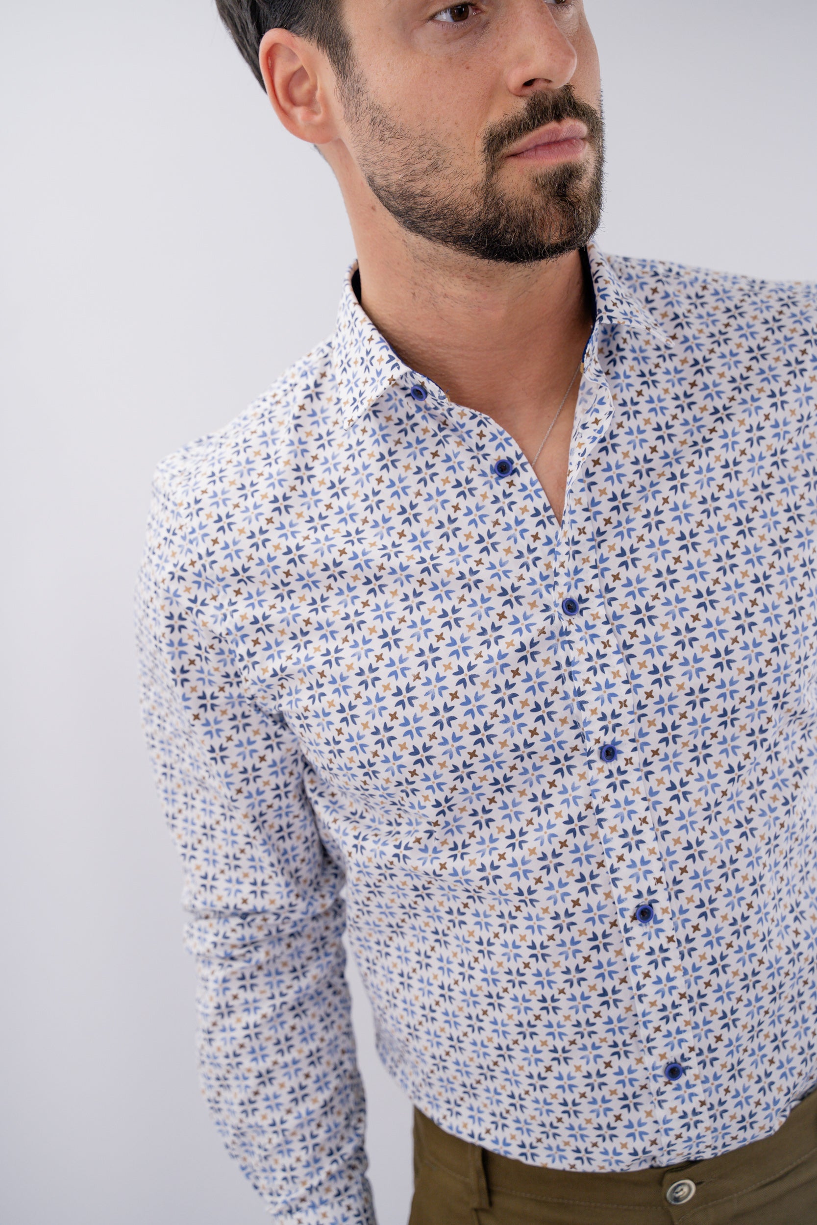 Camicia in fantasia stilizzata