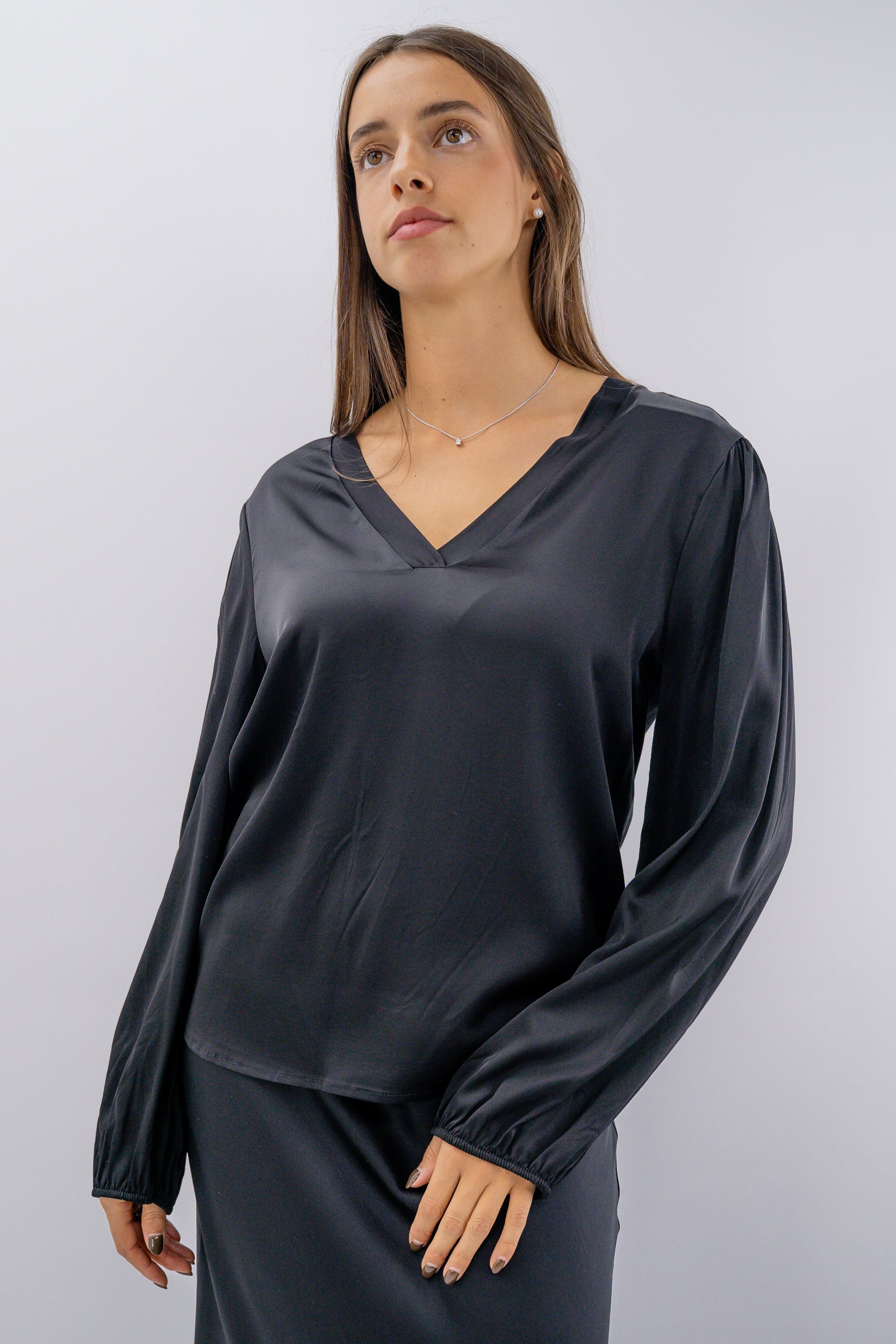 Blusa scollo a V in raso di viscosa